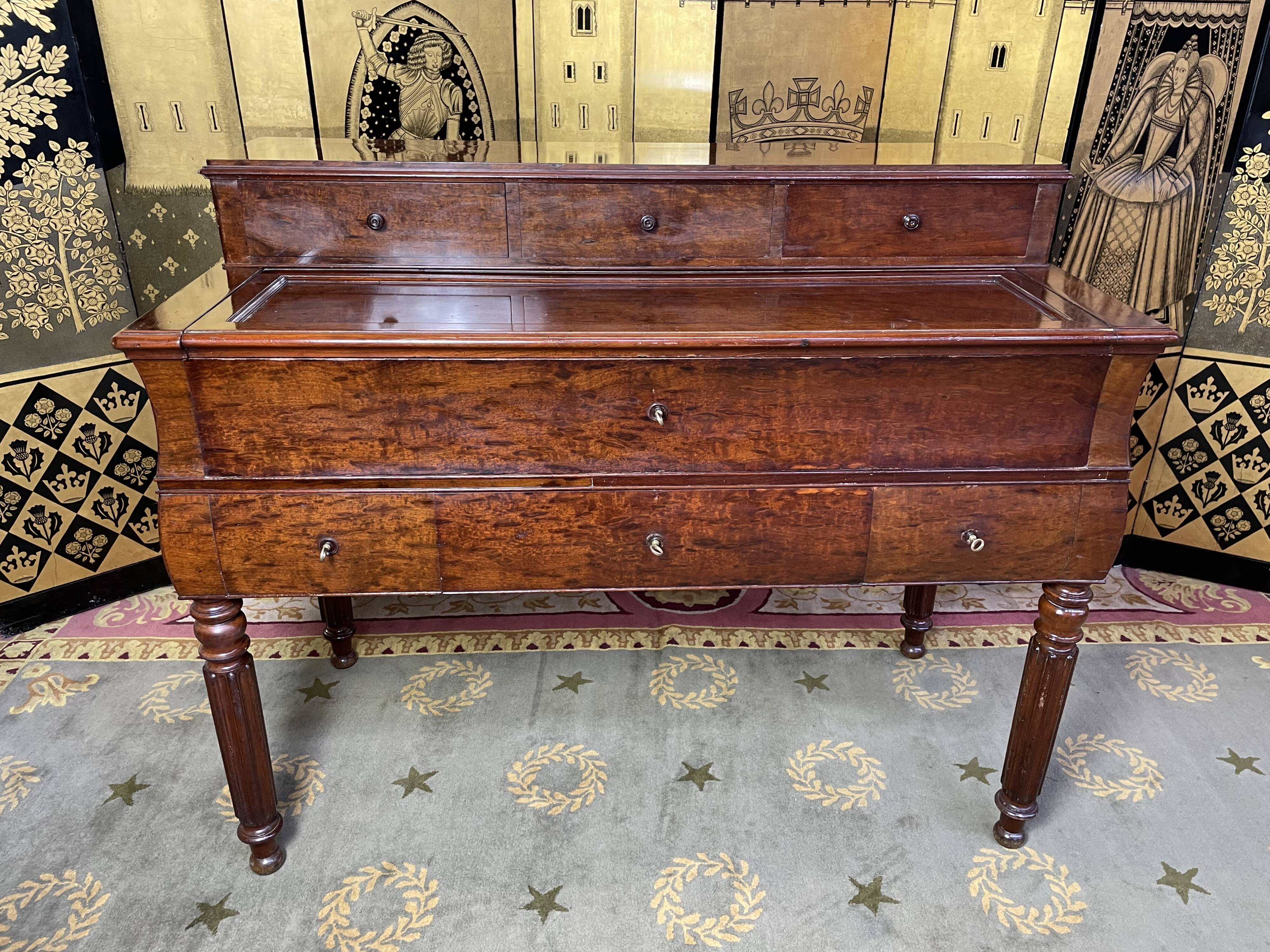 Bureau à gradin Louis Philippe en acajou