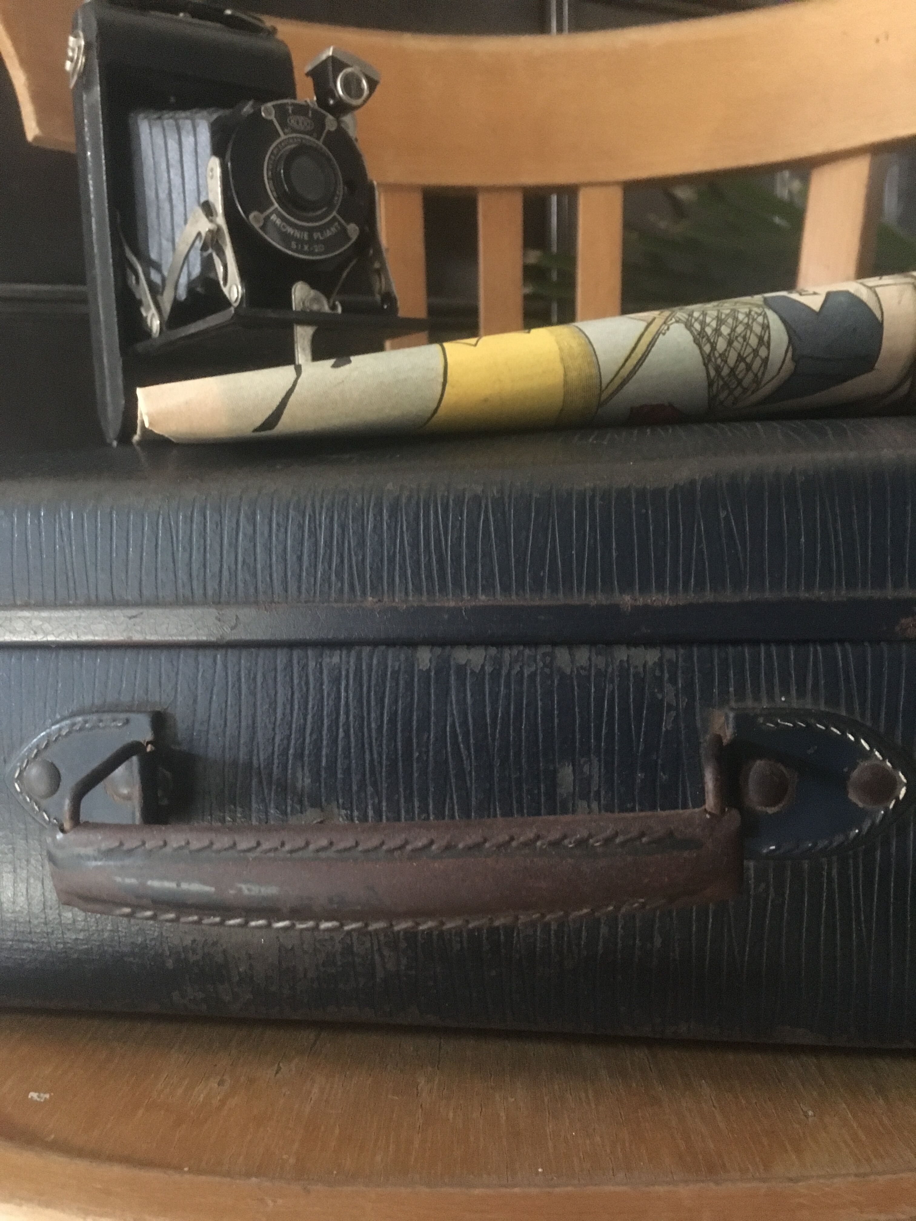Suitcase reinforced cardboard
