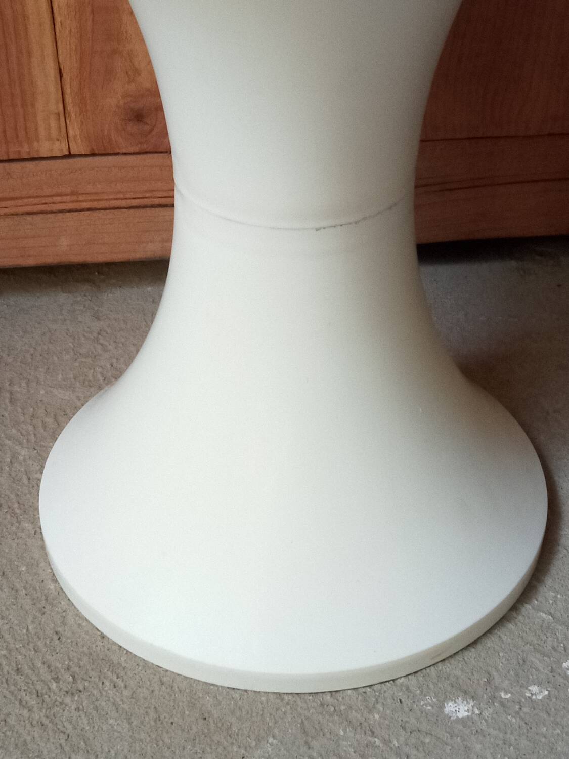 White tam-tam stool, Stamp edition