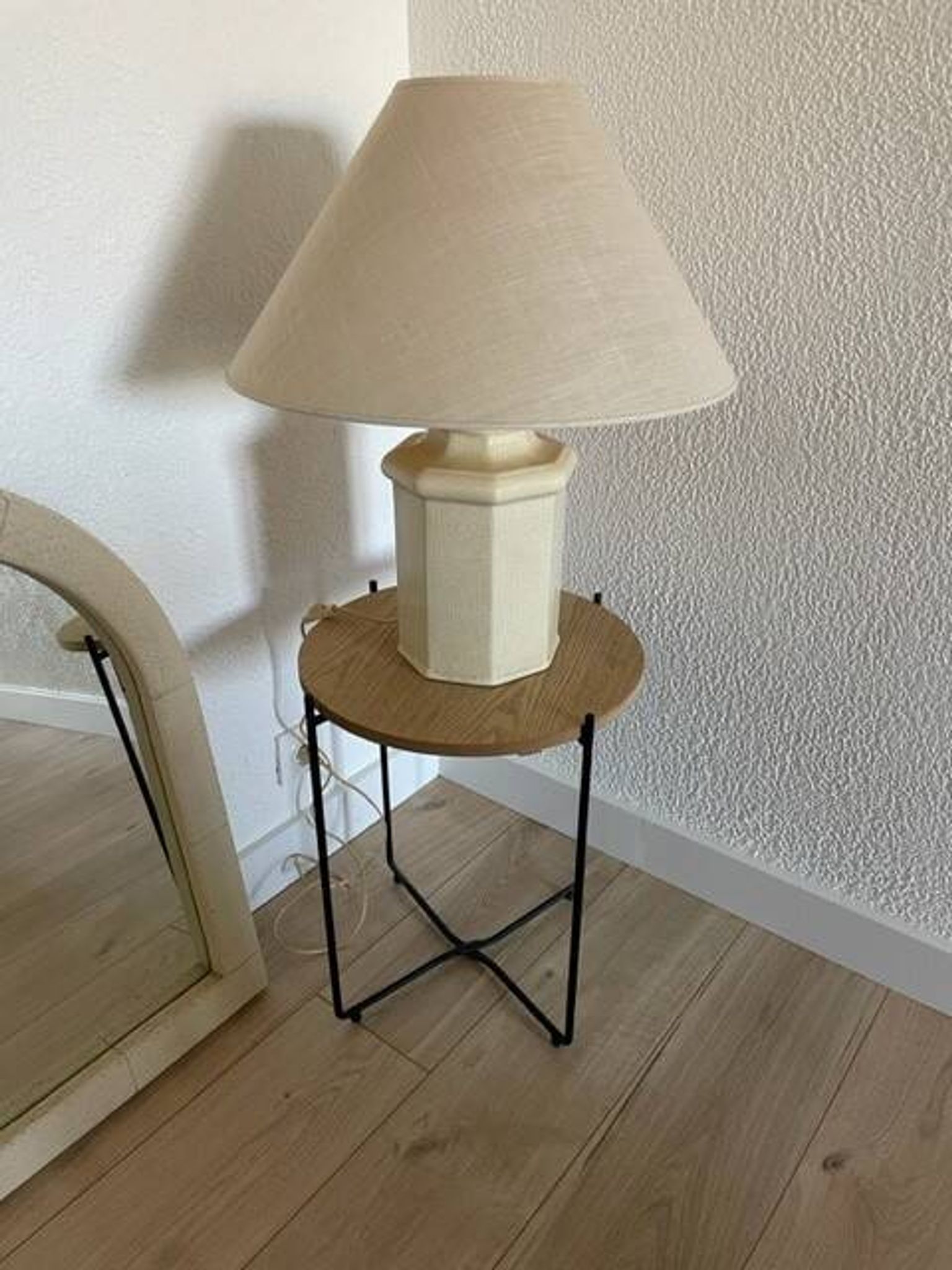 Lampe avec abat-jour naturel