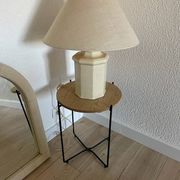 Lampe avec abat-jour naturel