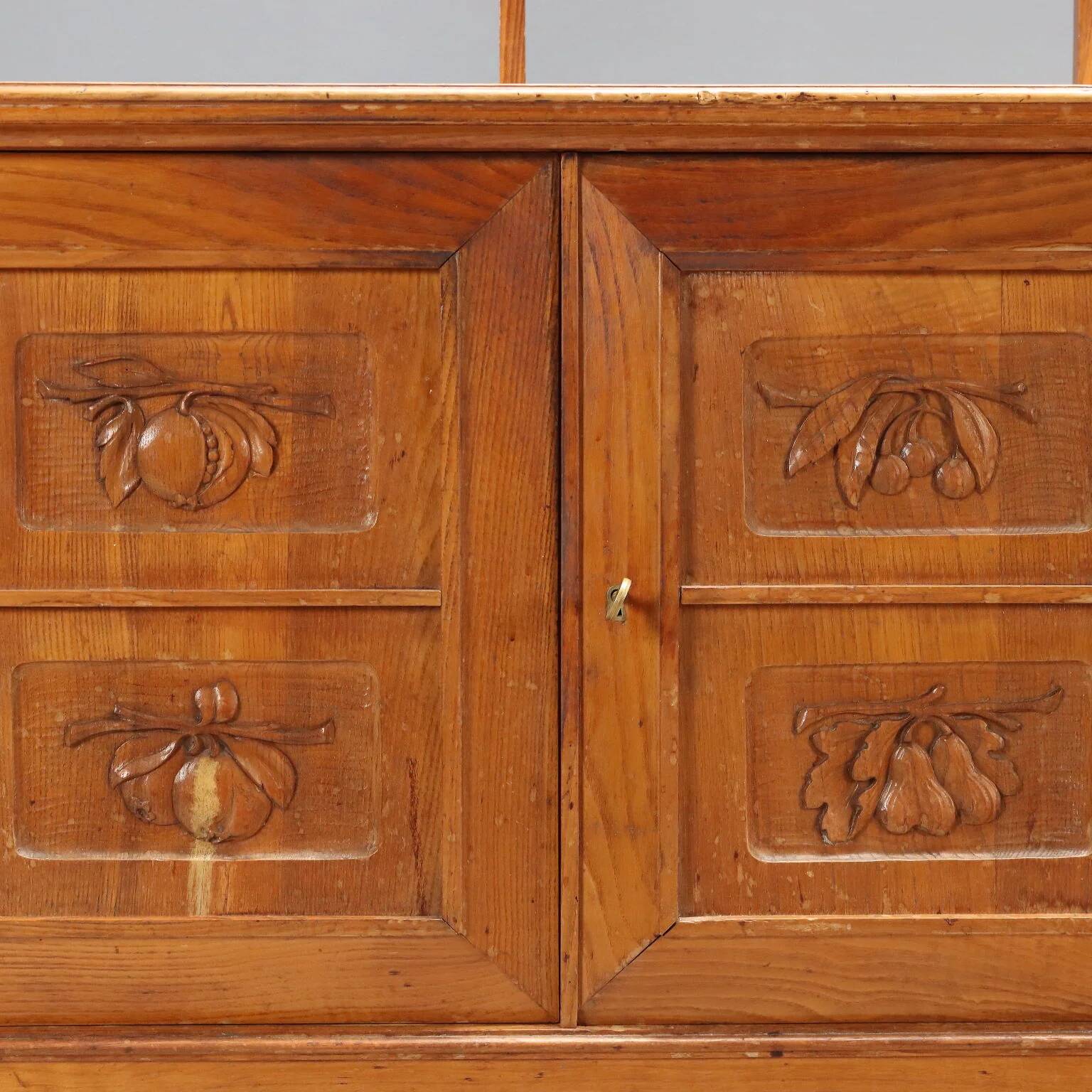 Vintage oak veneer sideboard, Italian design, 1950s.
