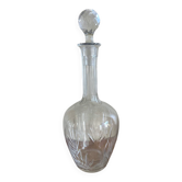 Carafe ancienne en verre moulé