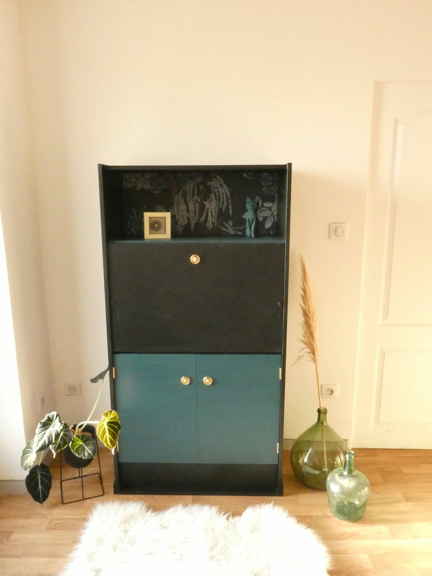 Vintage secretary blue oil