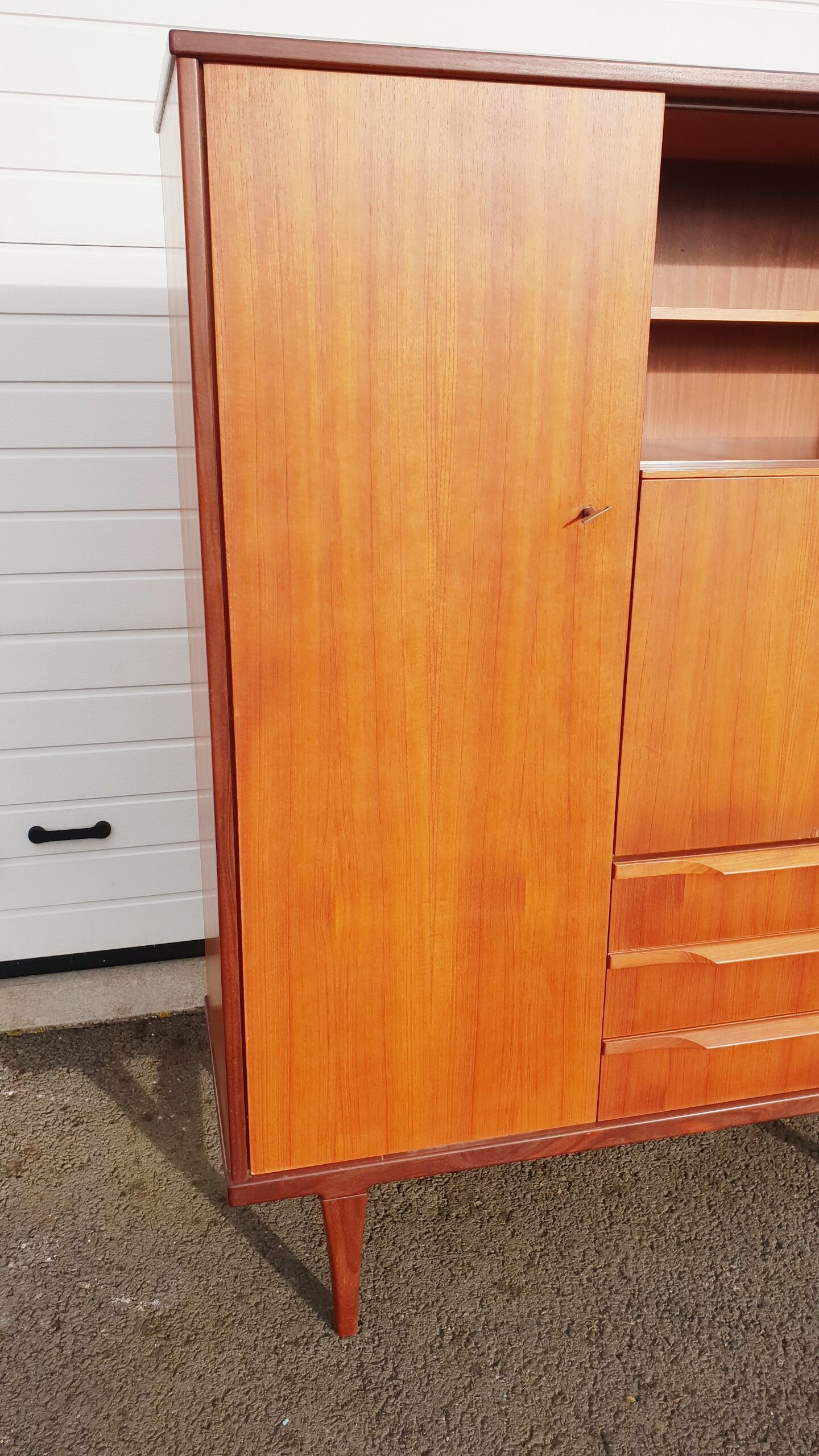 Scandinavian secretary cabinet