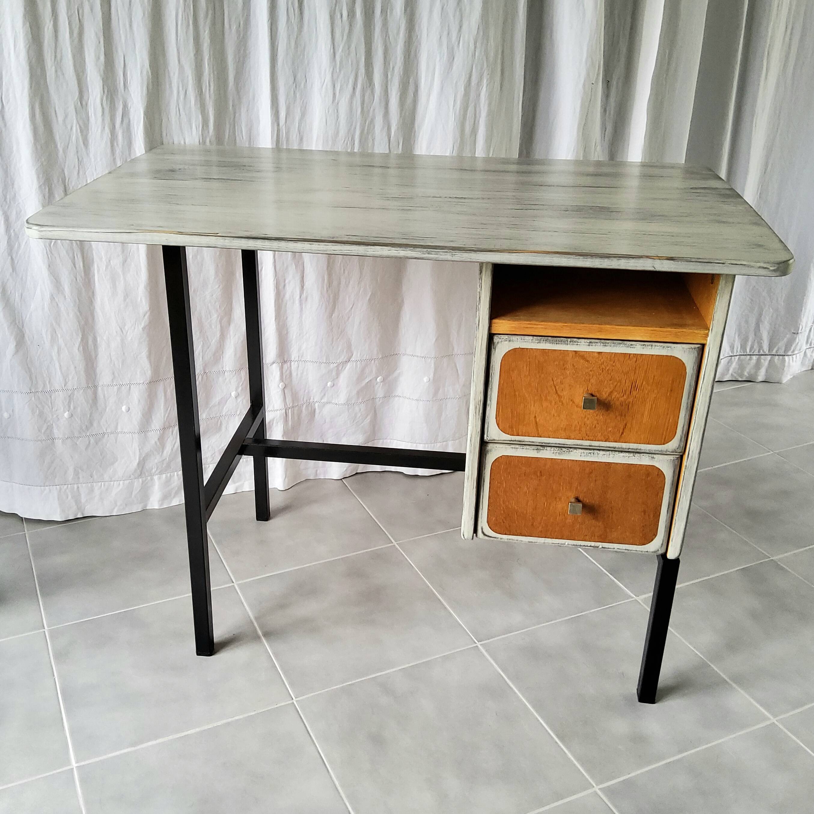 Weathered teen desk