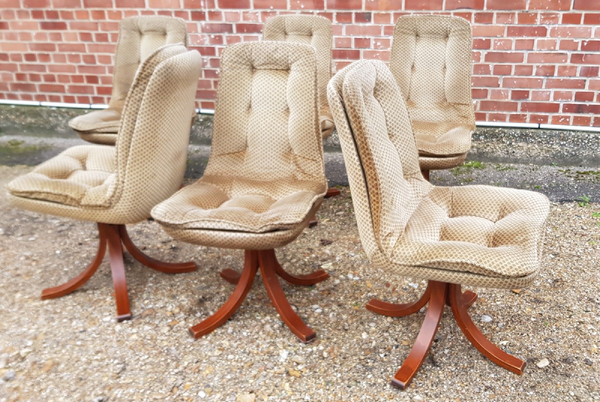 Serie de 6 chaises velours 1970