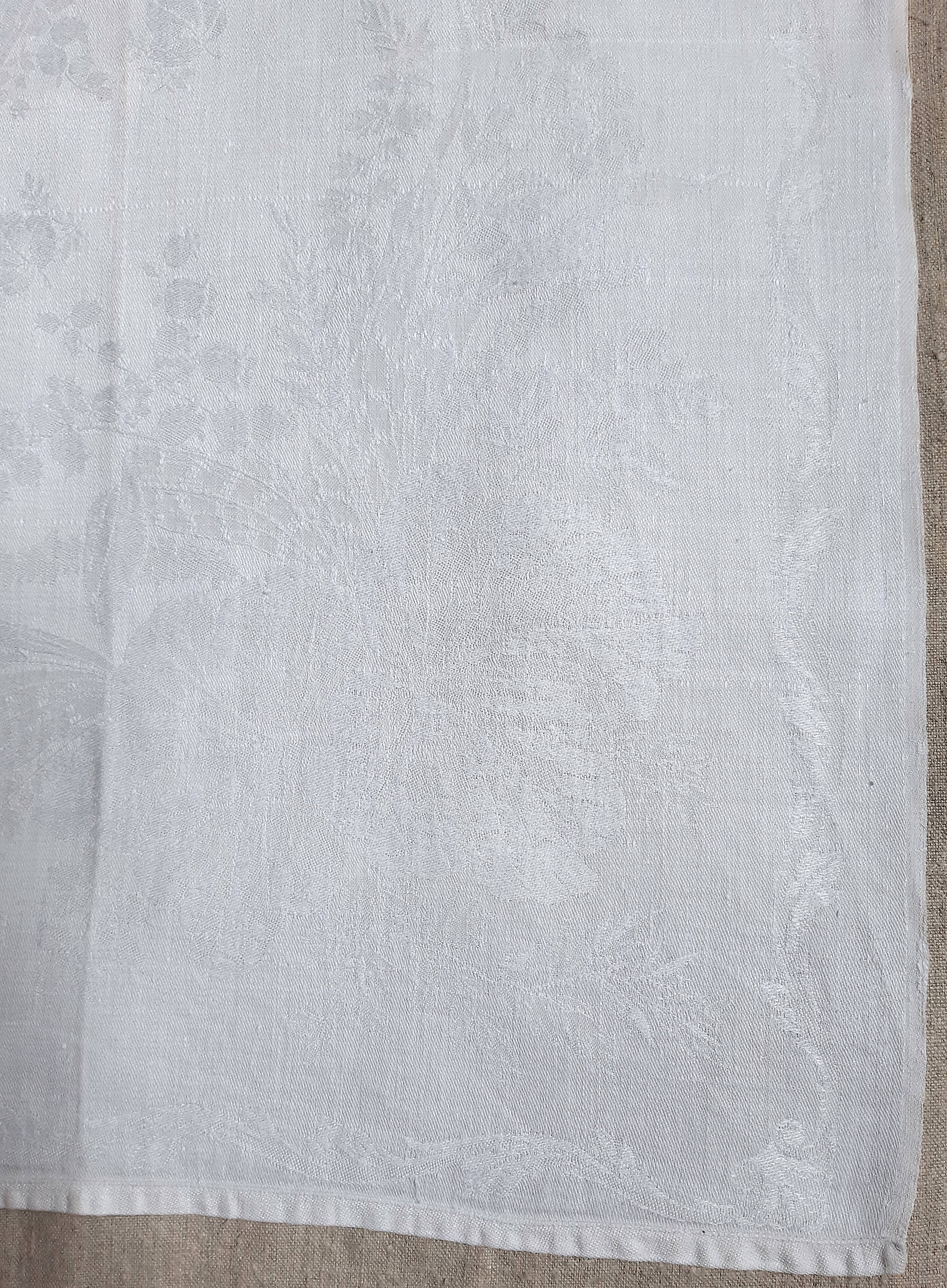 Four table serviettres XIXth embroidered "Elodie"