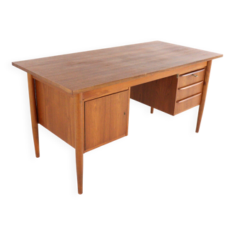 Bureau Gunnar Nielsen design en teck Tibergaard 'Hesselballe'