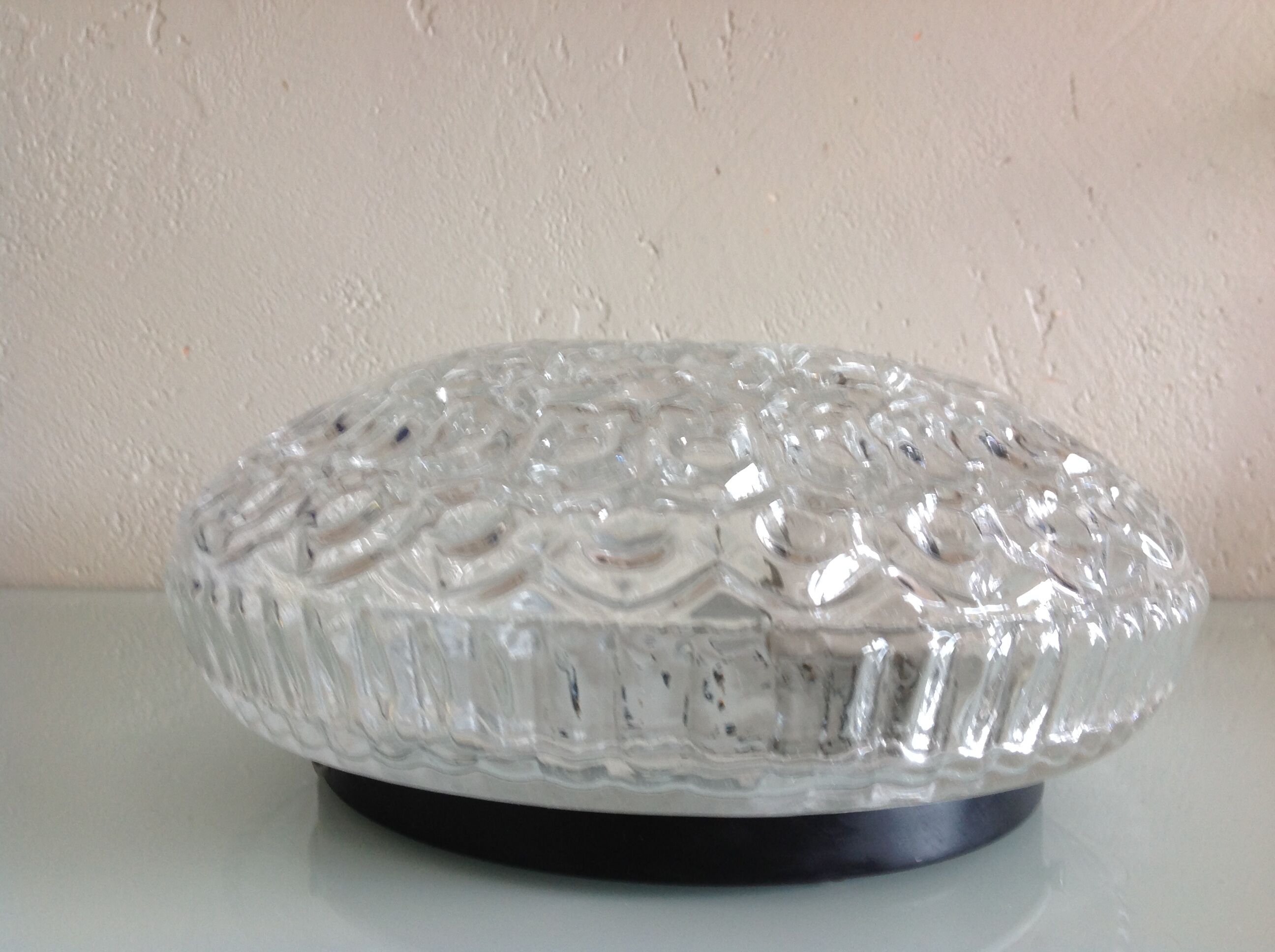 Half-moonized structured glass 60/70