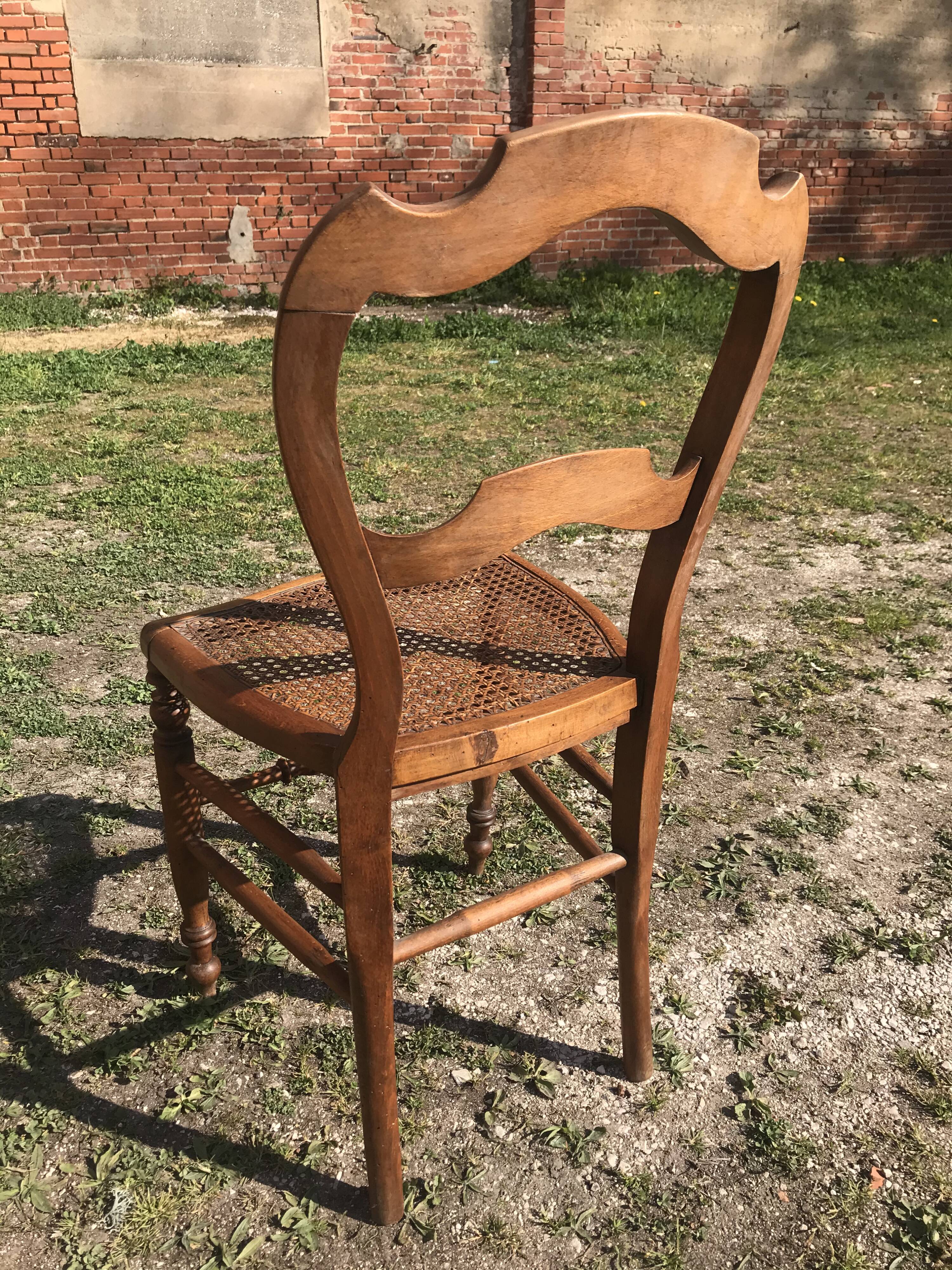 Suite de 6 chaises cannées Louis Philippe