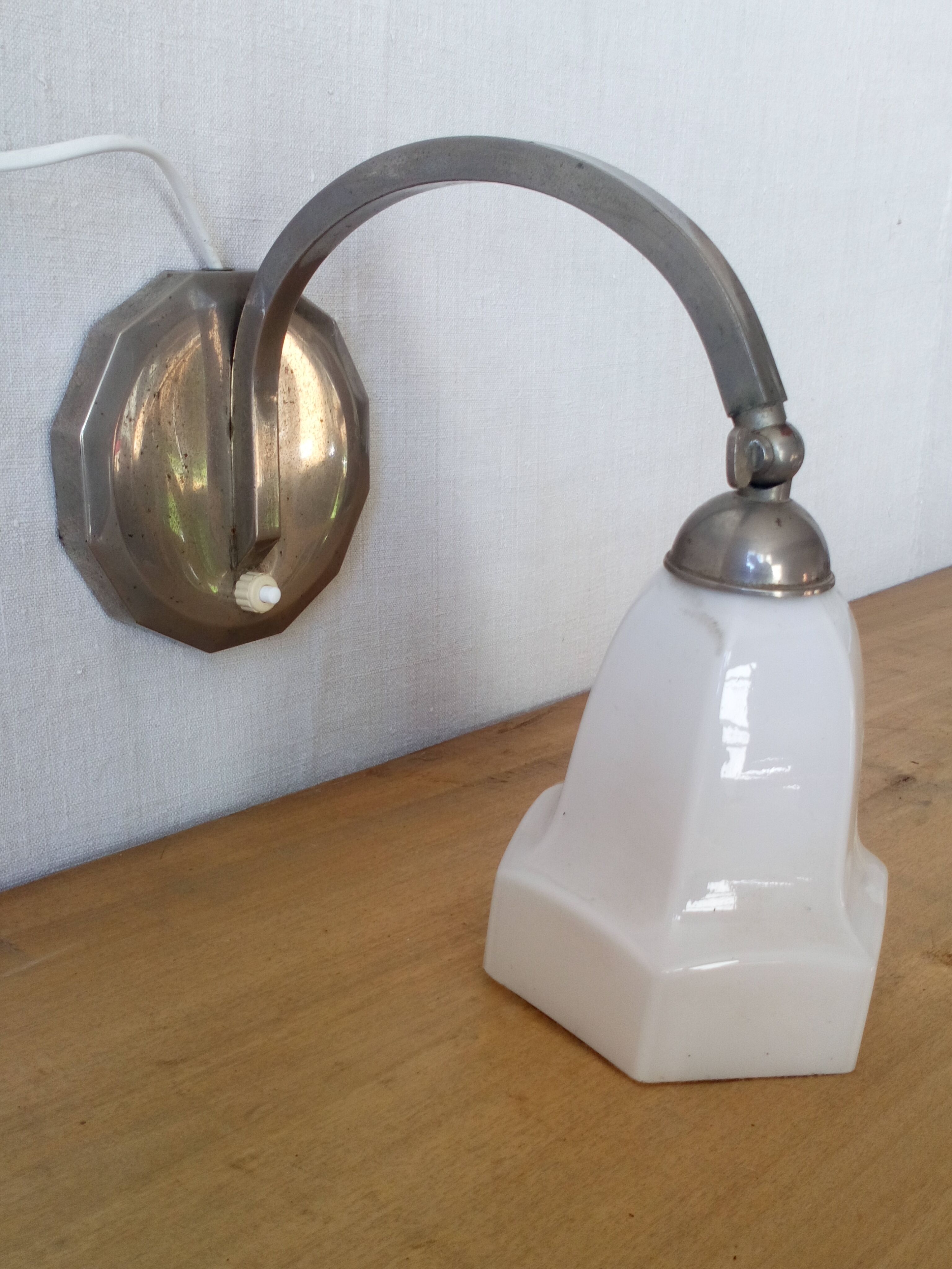 Lamp 1930 chrome and opaline, réélectrifié.