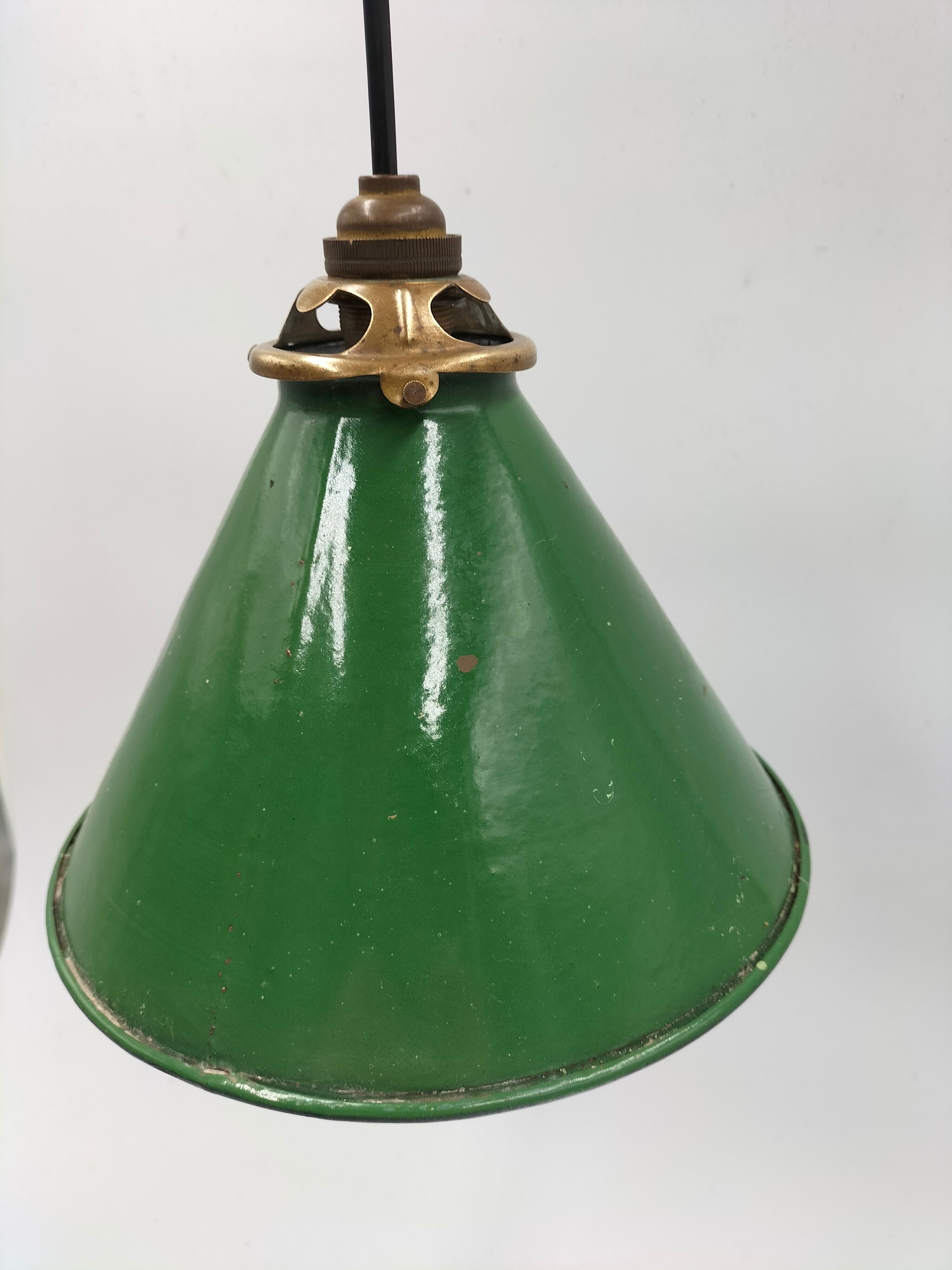 Old enamelled sheet metal lamp