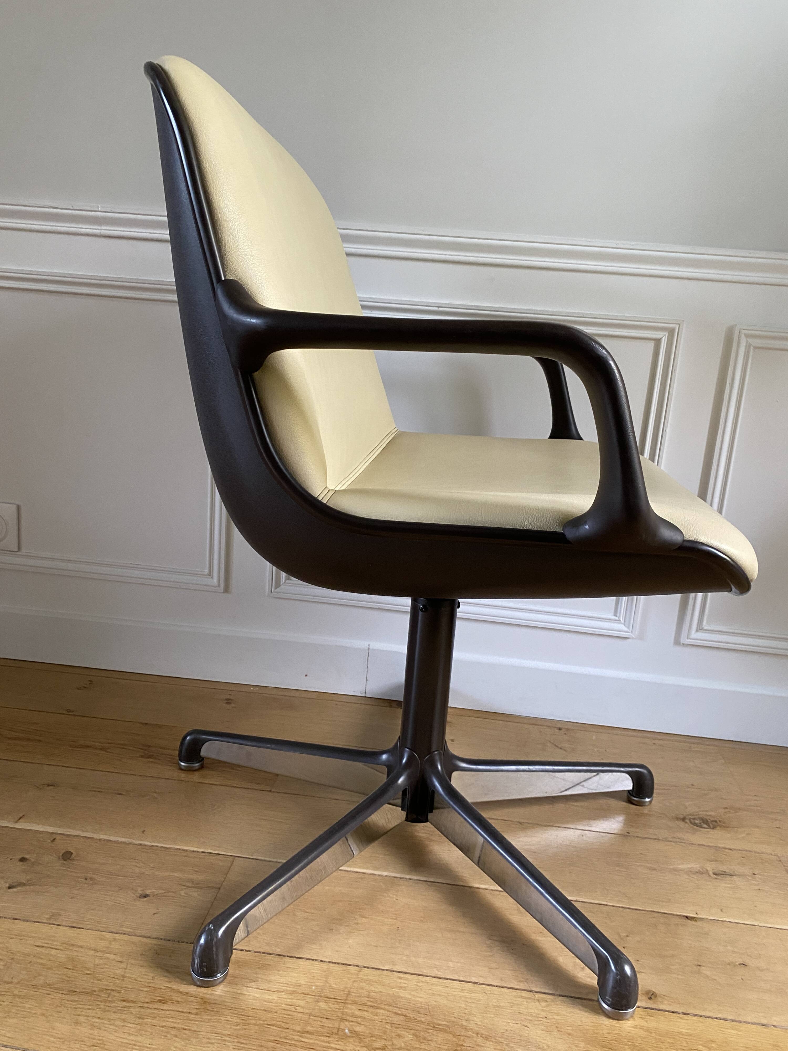 Office chair / vintage chair charles pollock "executive chair"