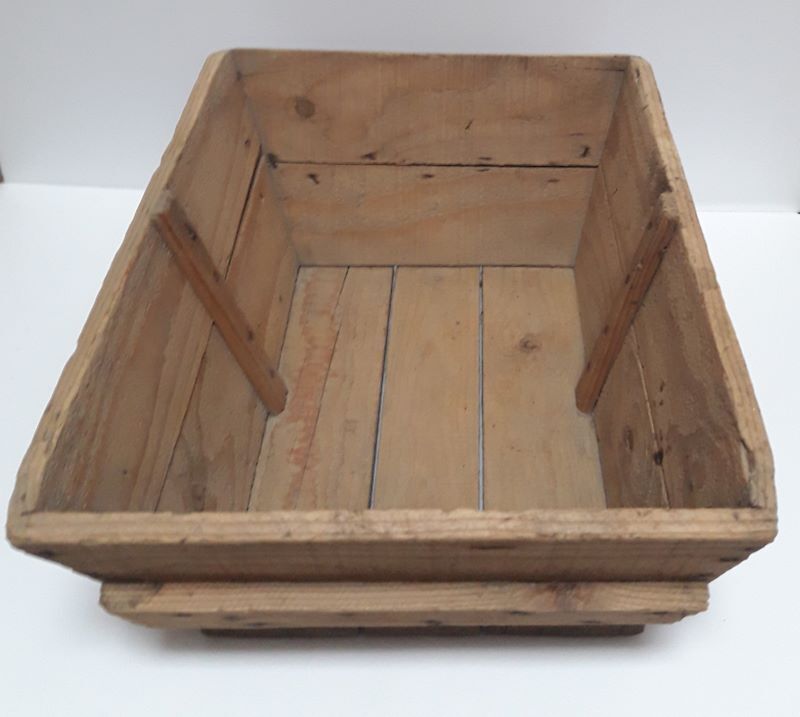 Wooden box trapezoidal