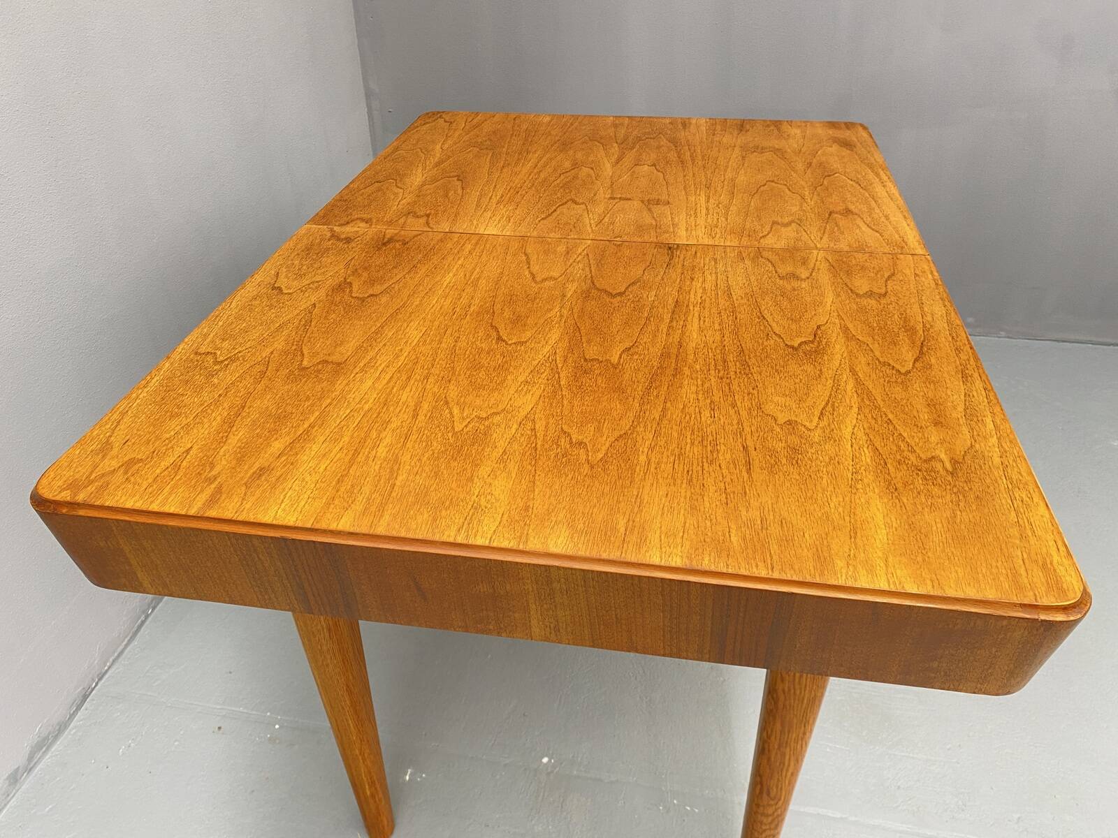 Table à manger réglable en noyer par Setona, années 1950, Tchécoslovaquie