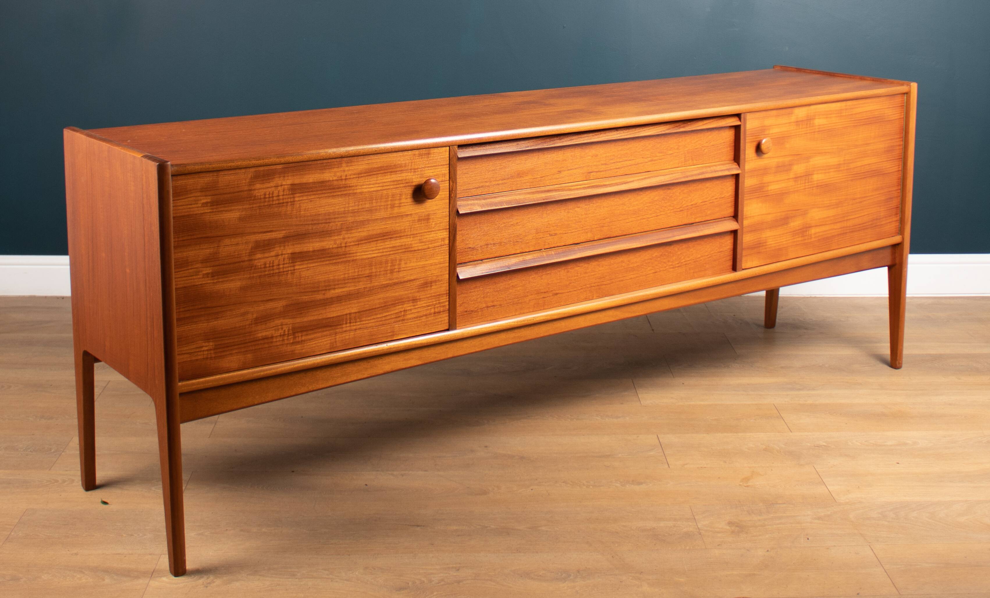 Enfilade par John Herbert pour A.Younger Ltd