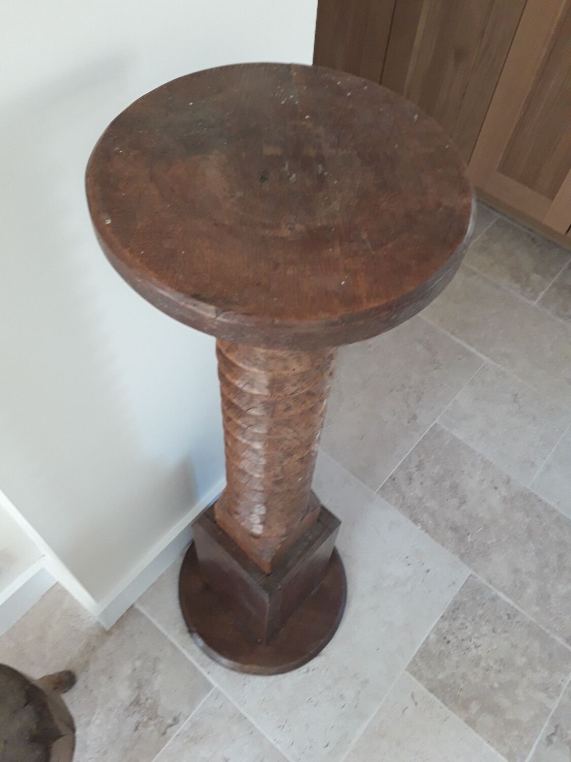 Fifth wheel press screw