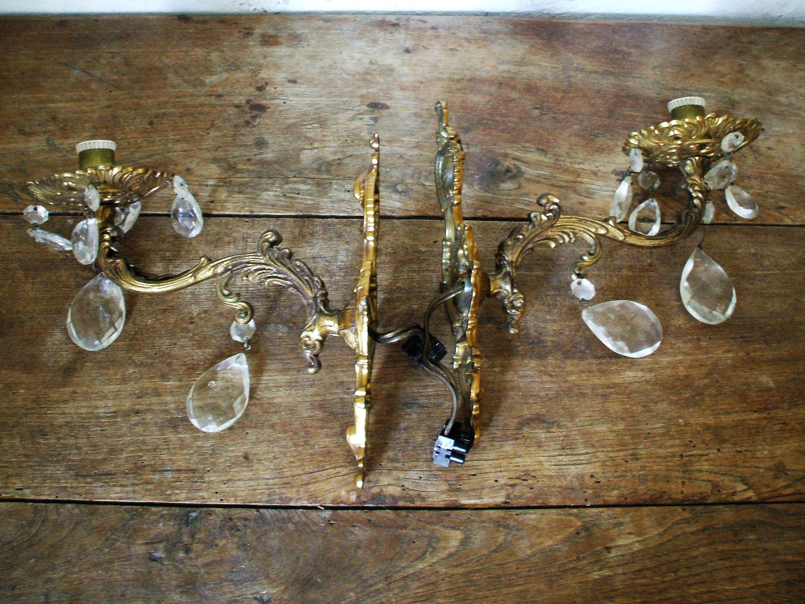 Set of scones has pampille