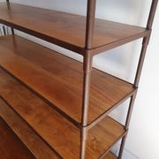 Étagère / bibliothèque en métal et bois massif