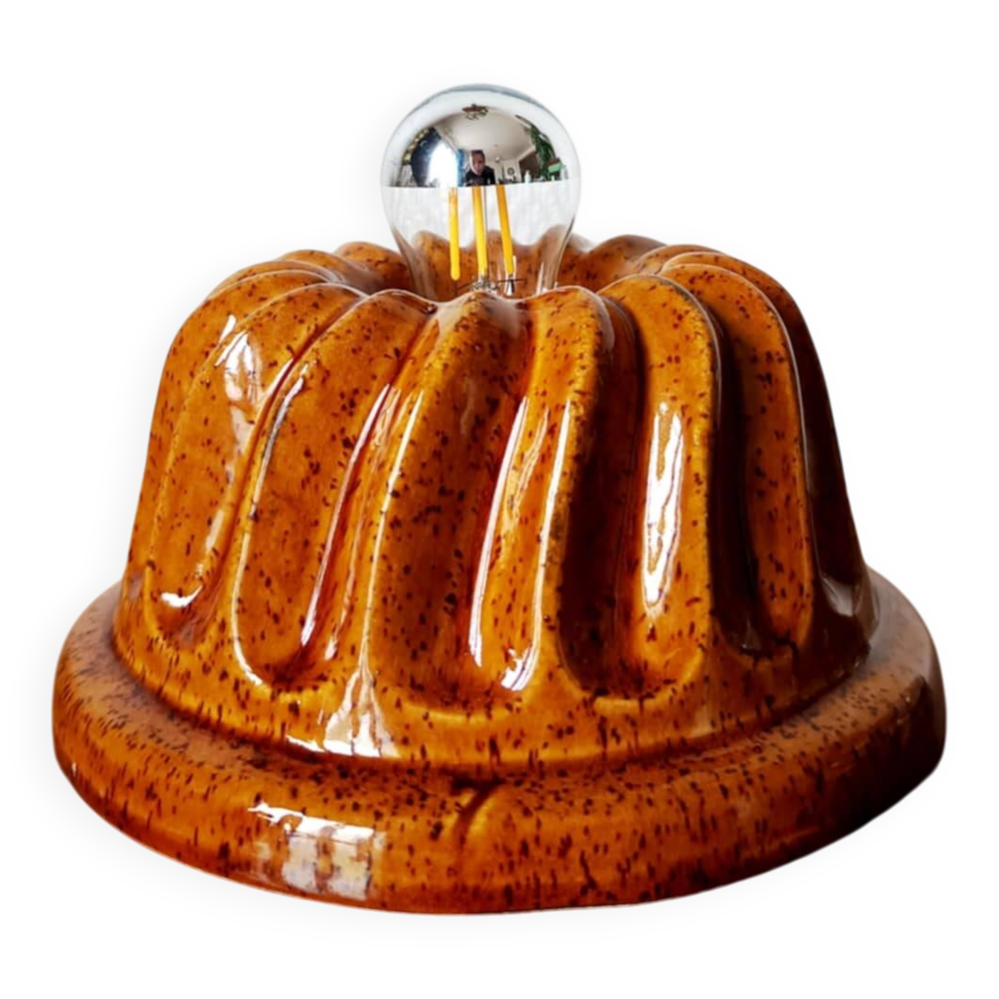 Ceramic cake mold table lamp