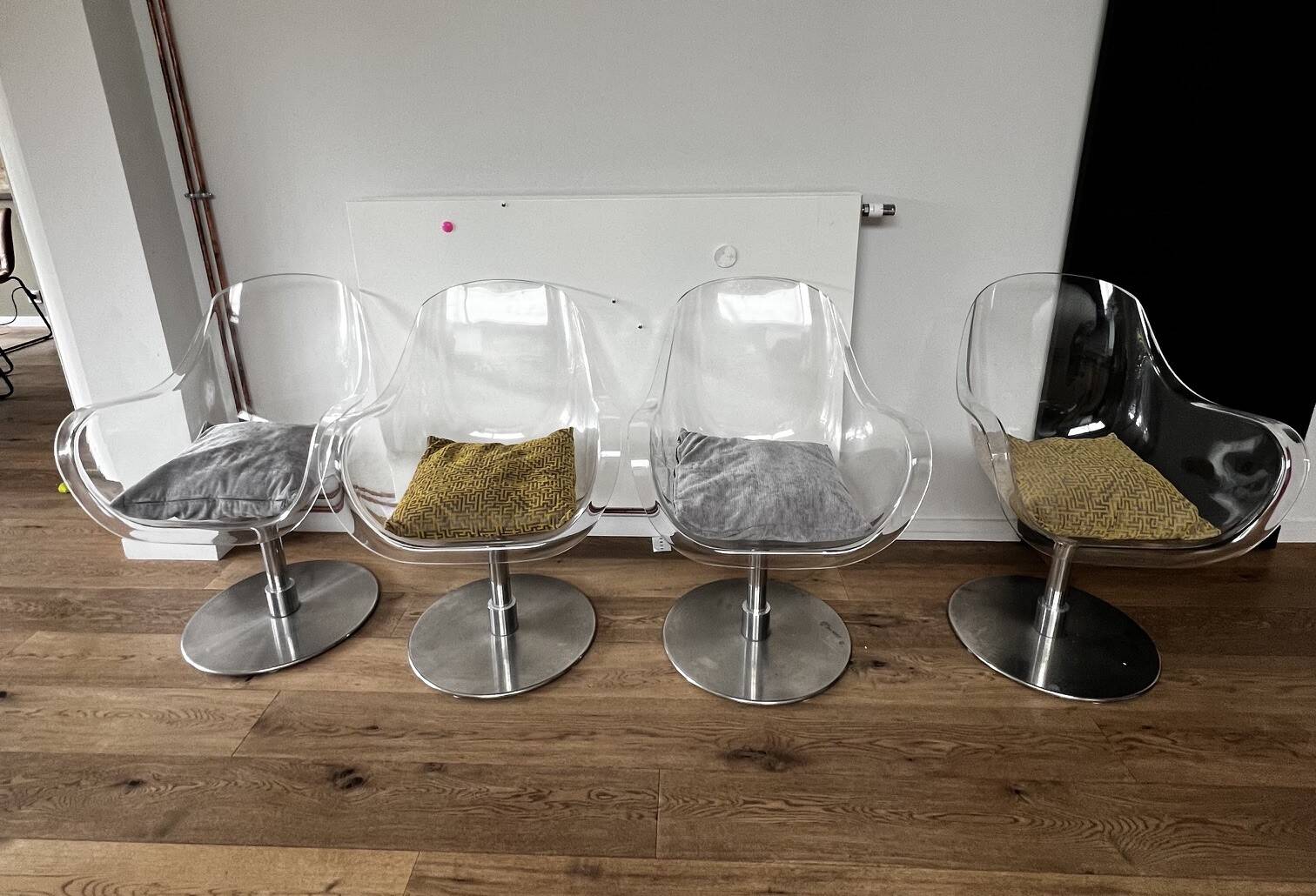 SET OF 4 DESIGN ARMCHAIRS
