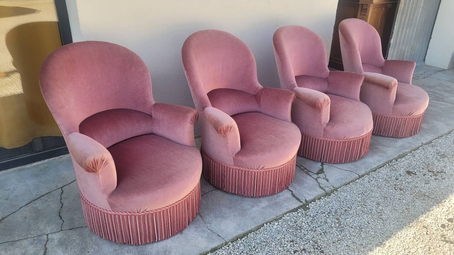 Série de 4 Fauteuils crapauds en velours ancien 1930s