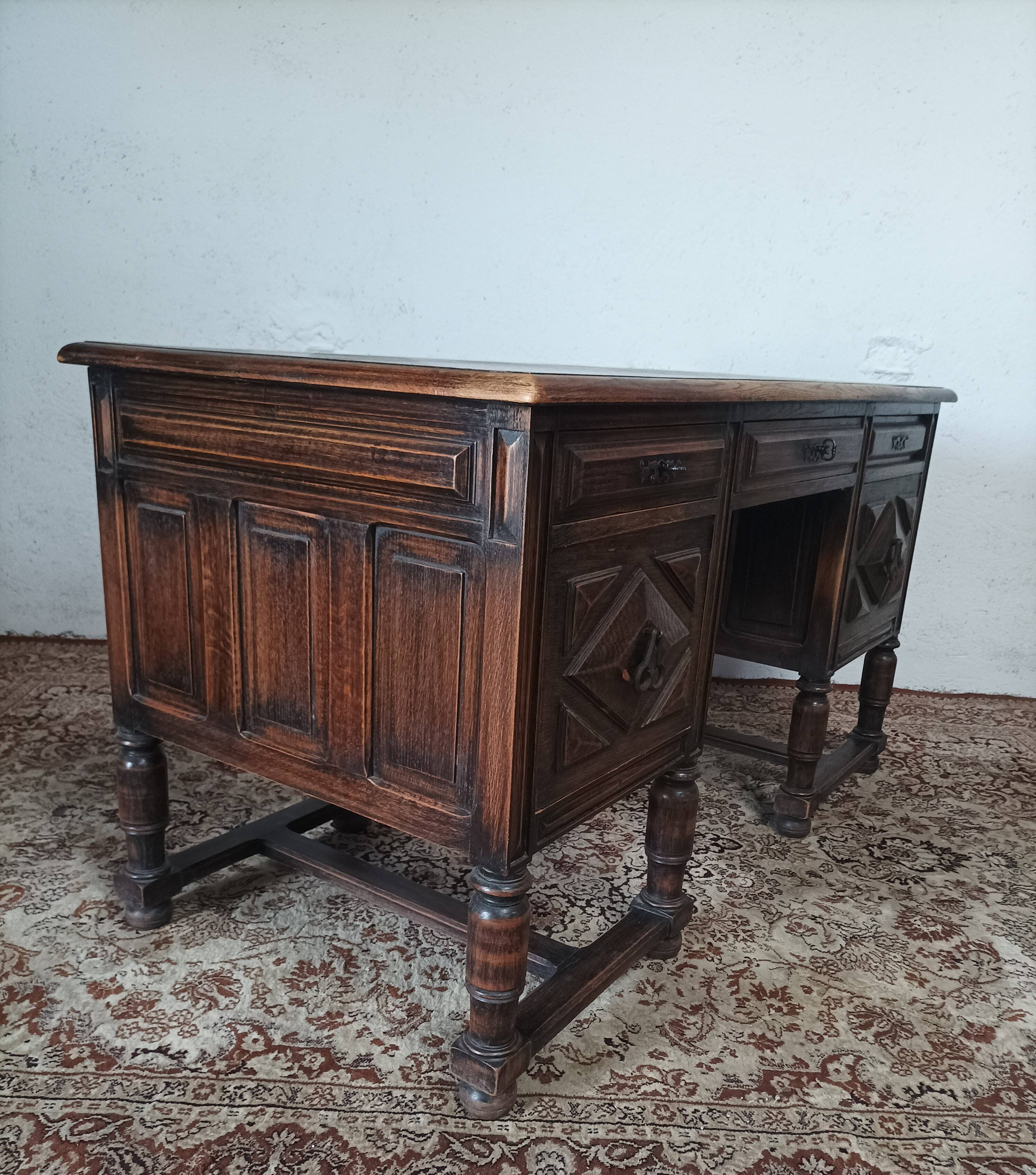 Mazarin Louis XIII style oak desk