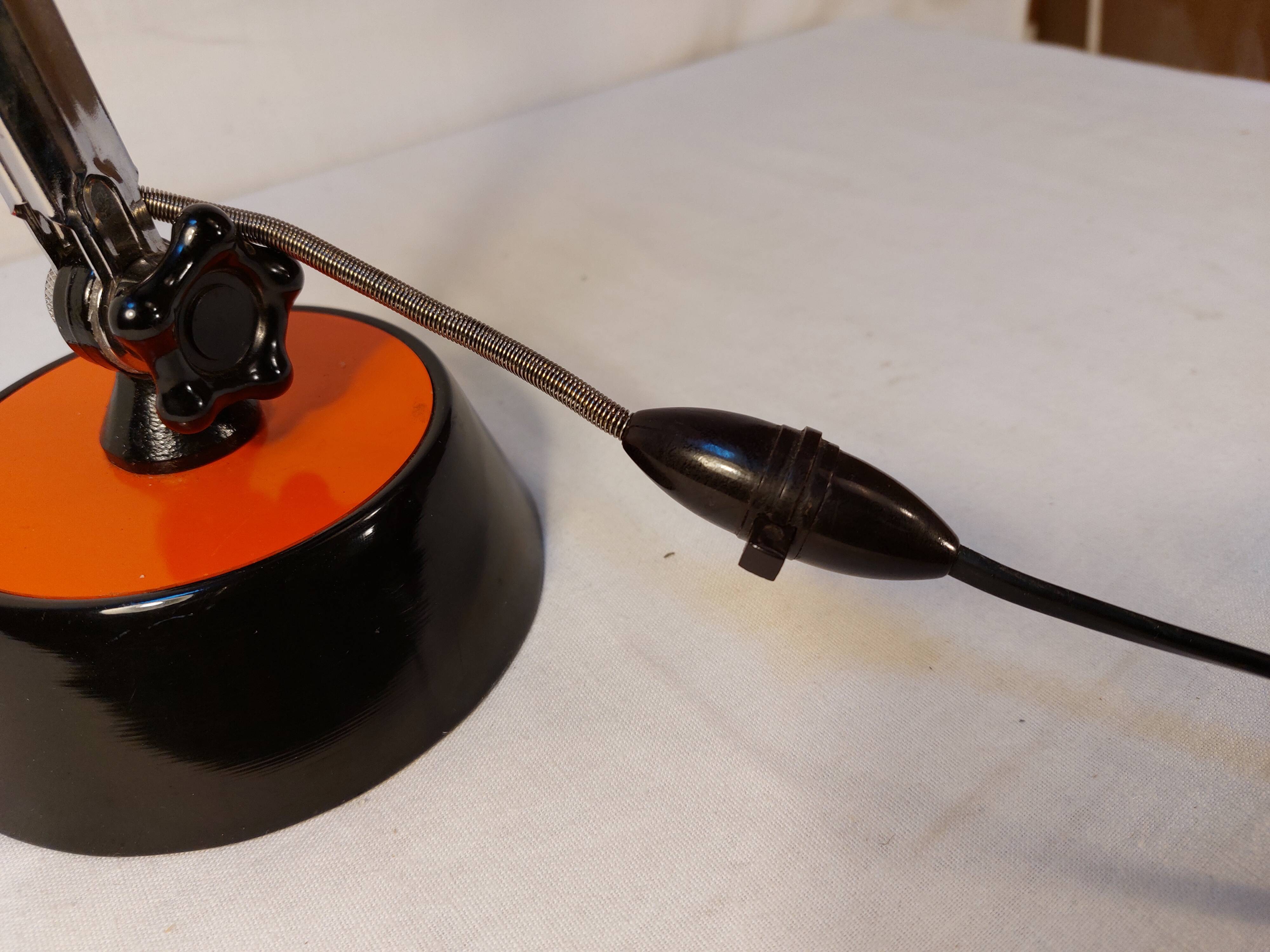 Vintage red articulated desk lamp - 70s/80s.