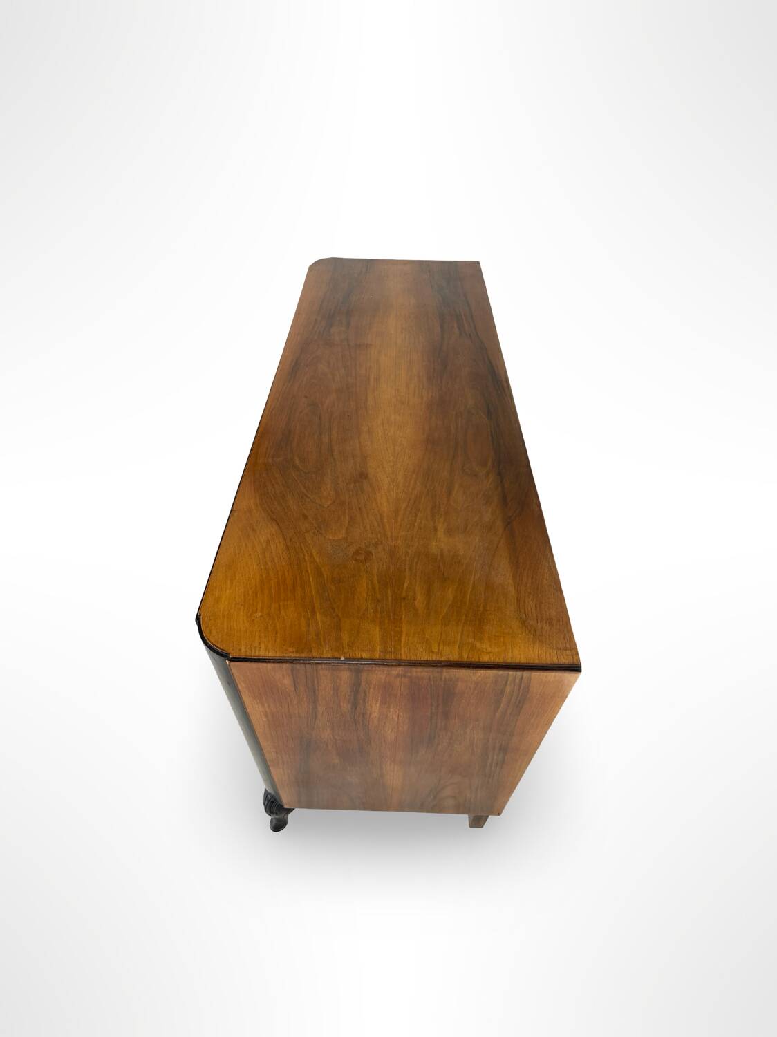 Elegant Italian chest of drawers, 1940s.