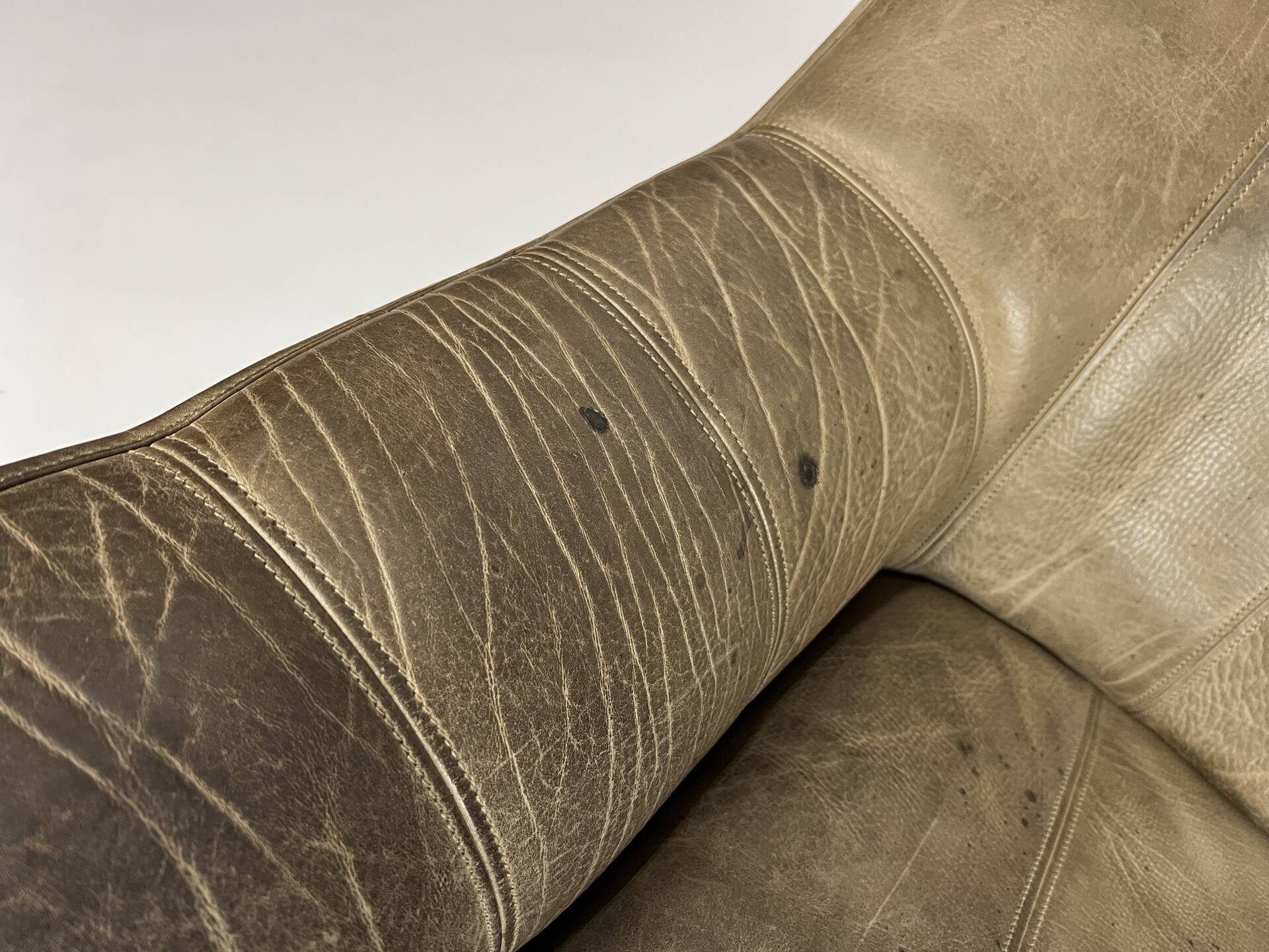 Vintage DS-44 de Sede leather sofa couch buffalo leather 70s