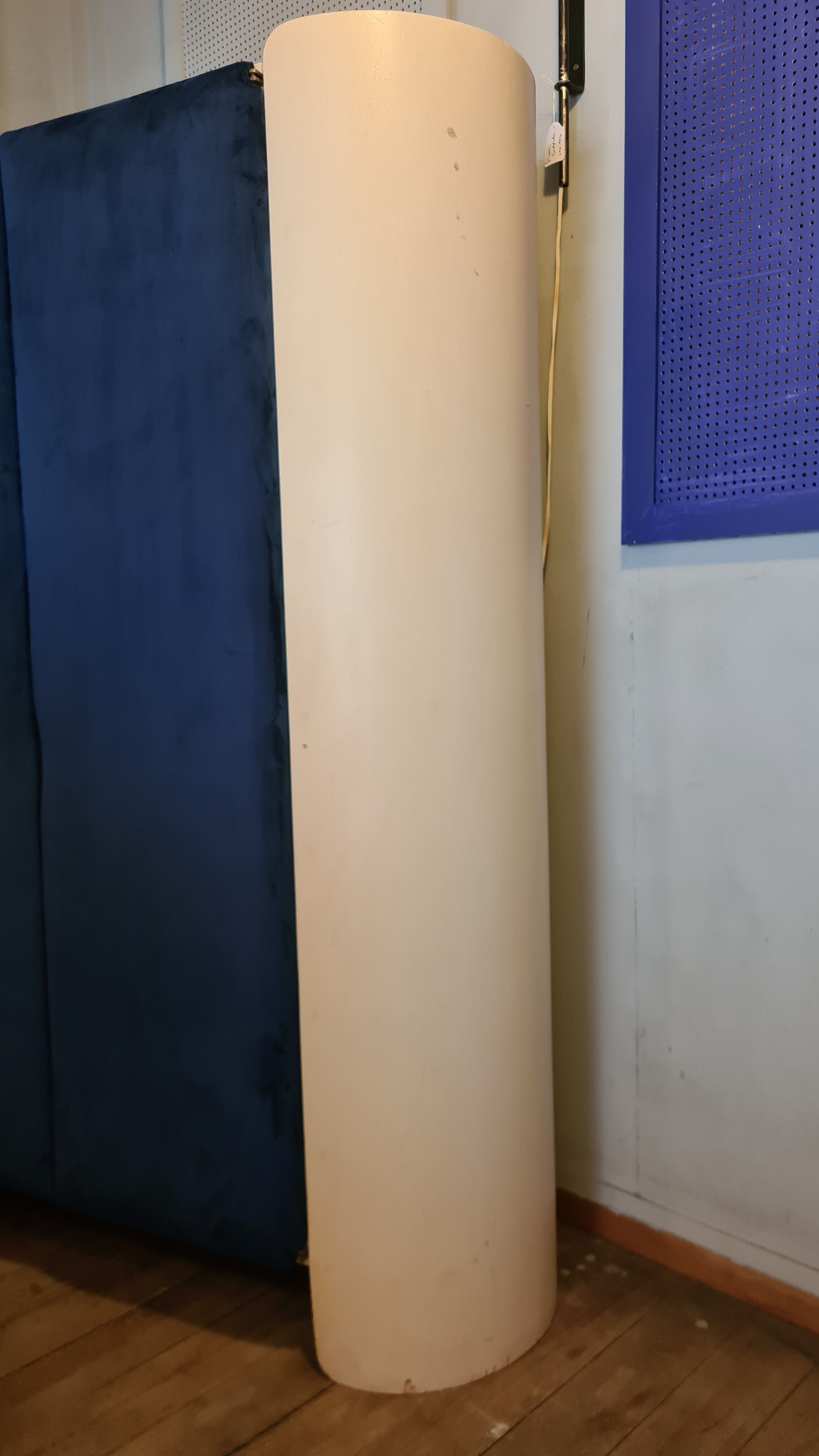 Armoire de jeune fille