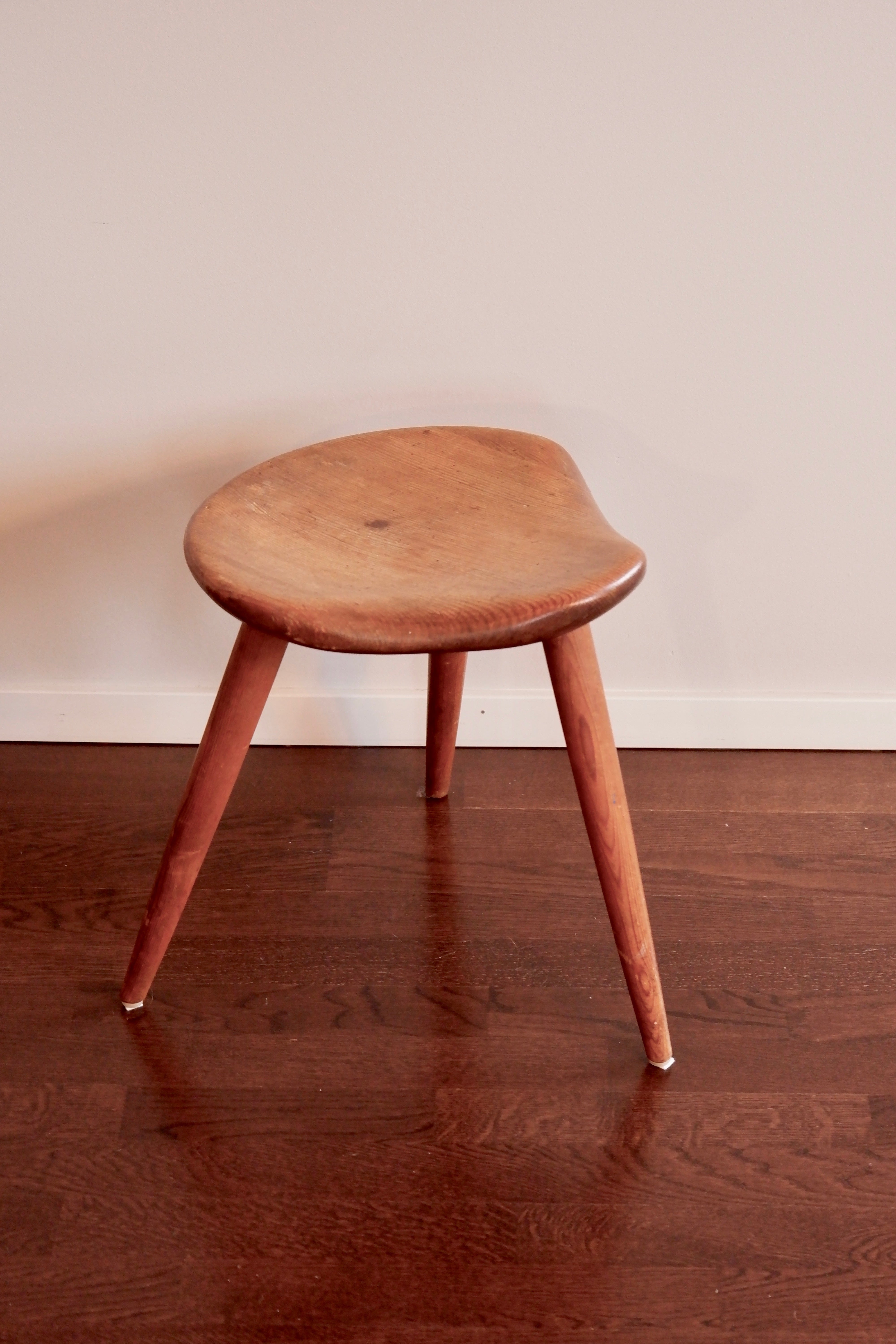 Norweigian pine stool for Norsk Husflid, 1950.