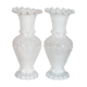 Vases baroques en opaline blanc