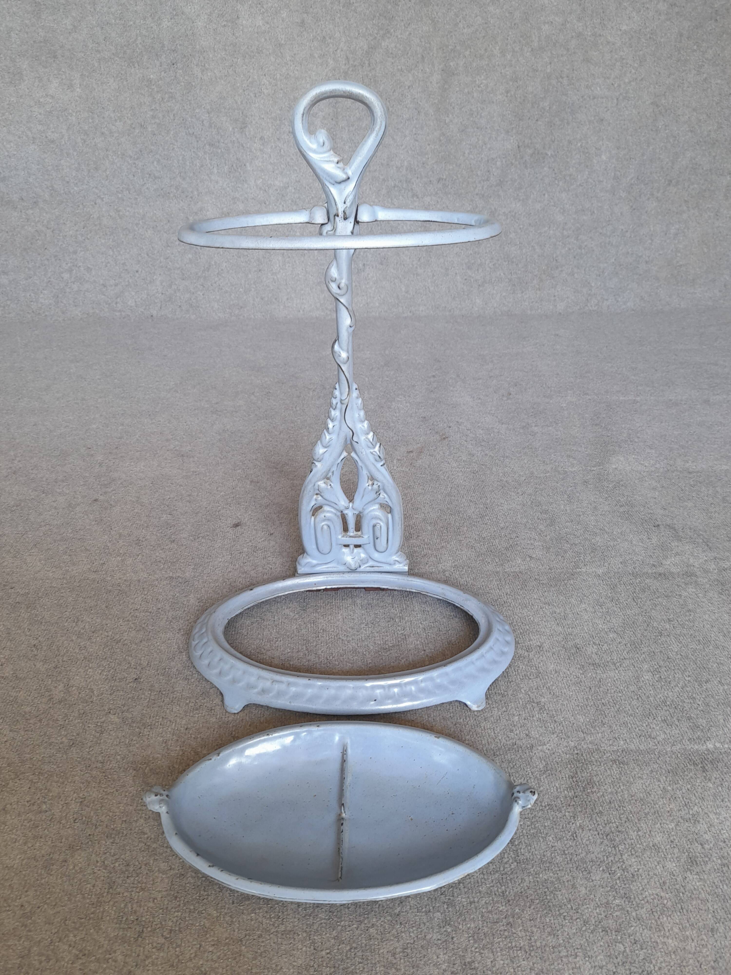 Enamelled cast iron umbrella stand