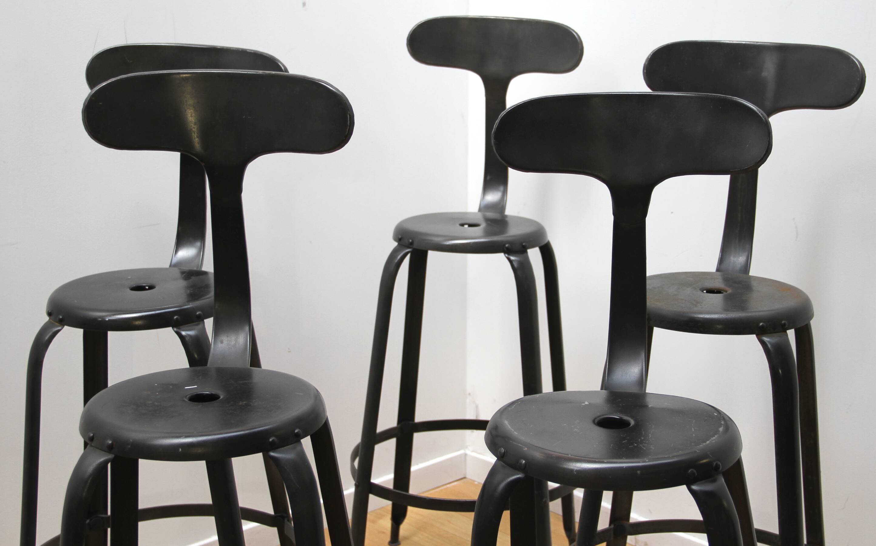 Suite de 5 tabourets