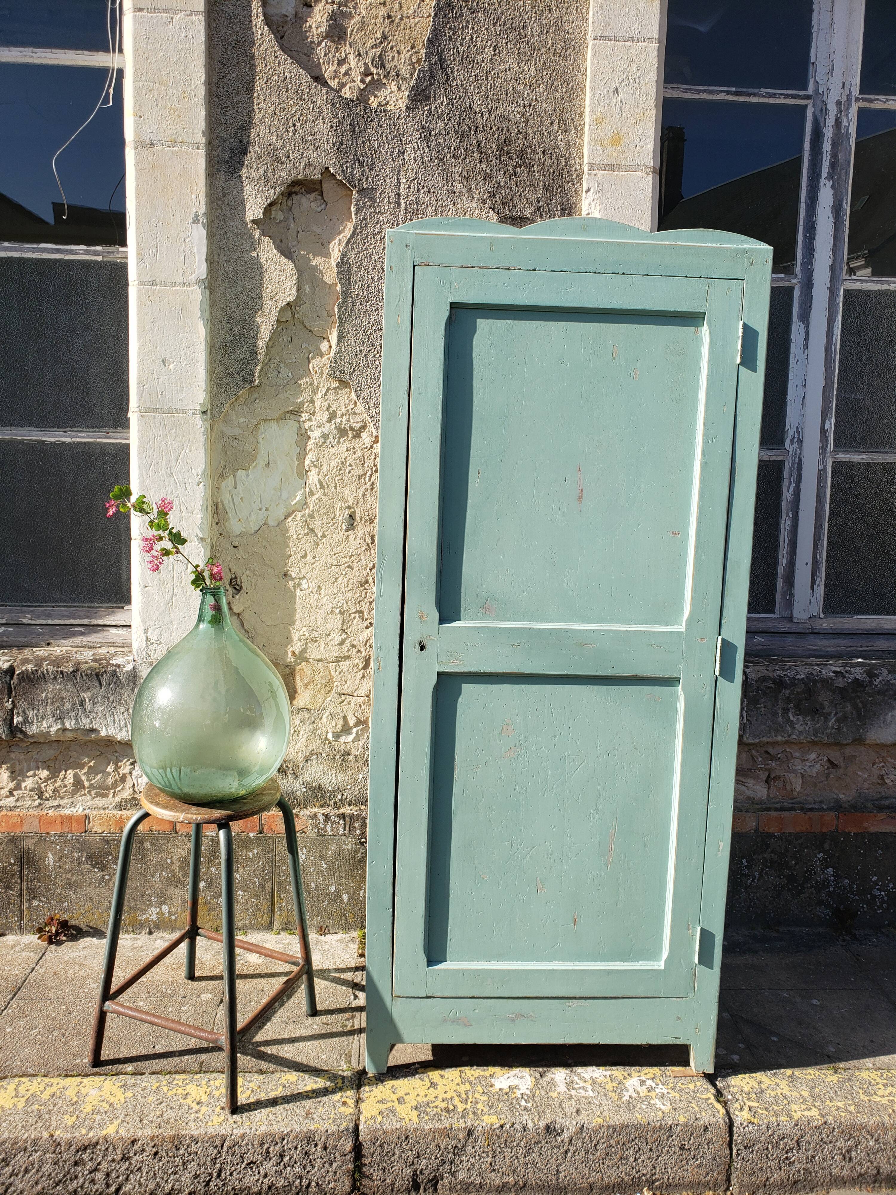 Parisian wardrobe patina ancient mint