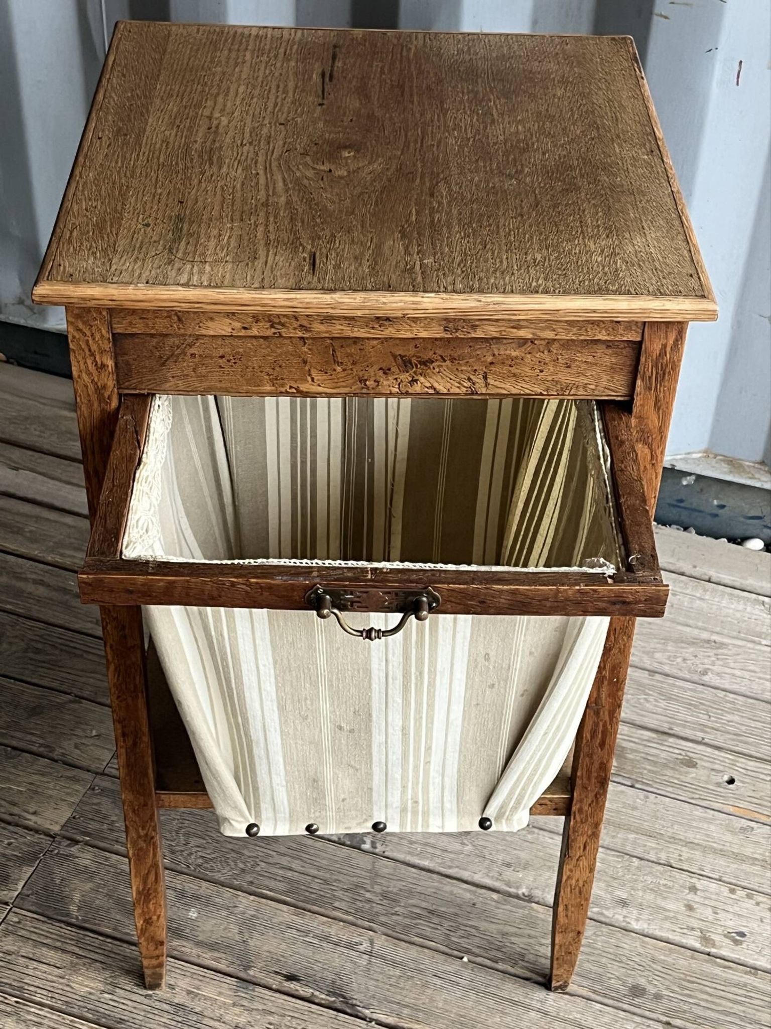 Ancienne table de couture
