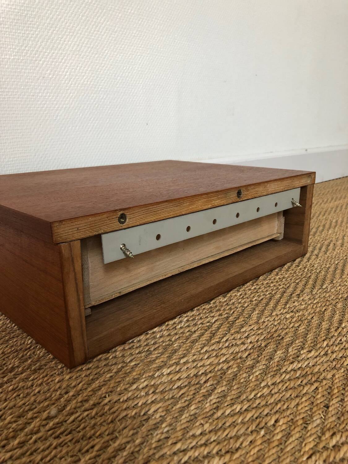 Wall console