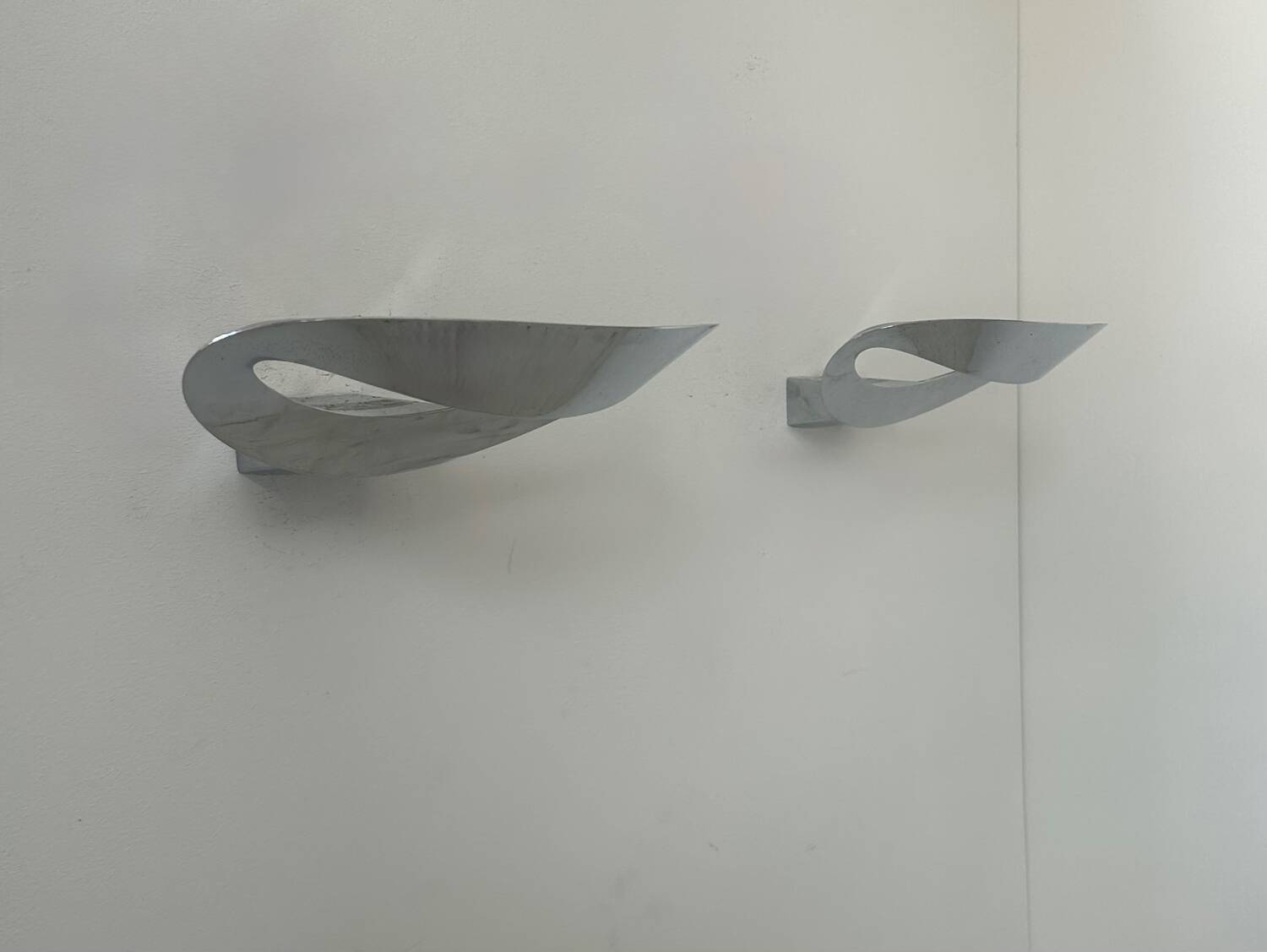 Pair of Mesmeri wall lamps for Artemide, Chrome-plated metal, Italy 1980