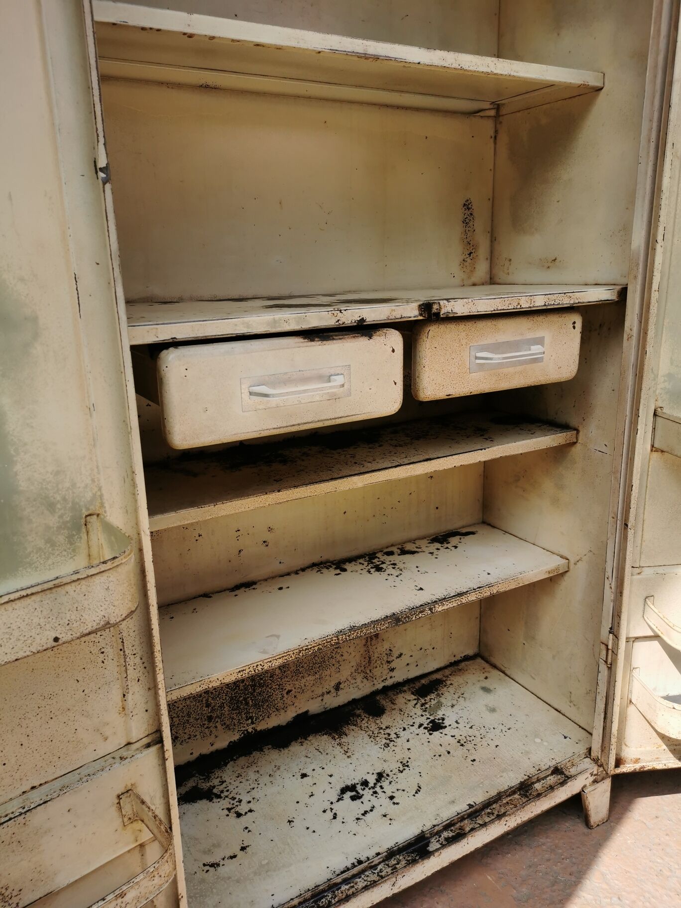 Armoire métallique