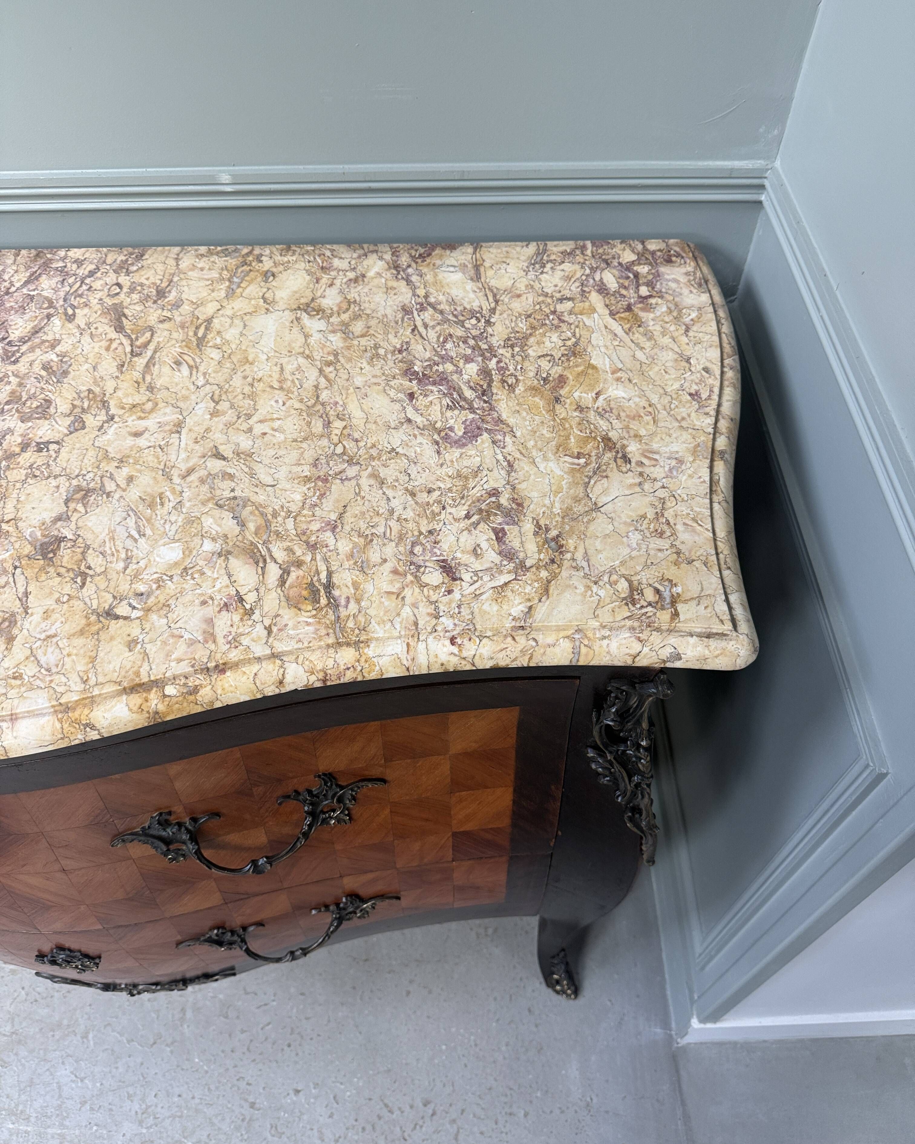 Louis XV jump commode