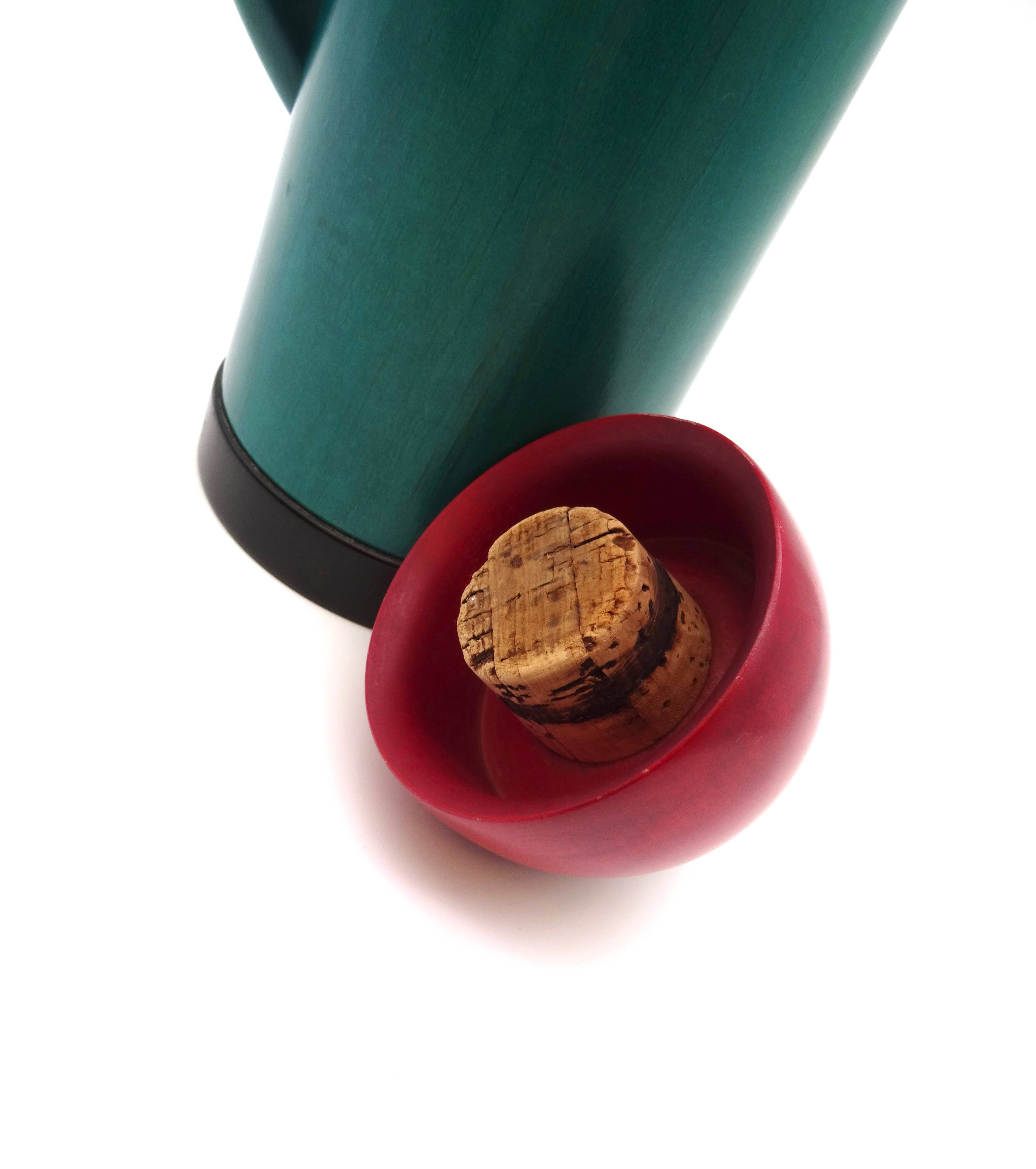 Carafe thermos en bois postmoderne des années 80 de l’âge de memphis fait à la main par pietro manzoni italie estampillé