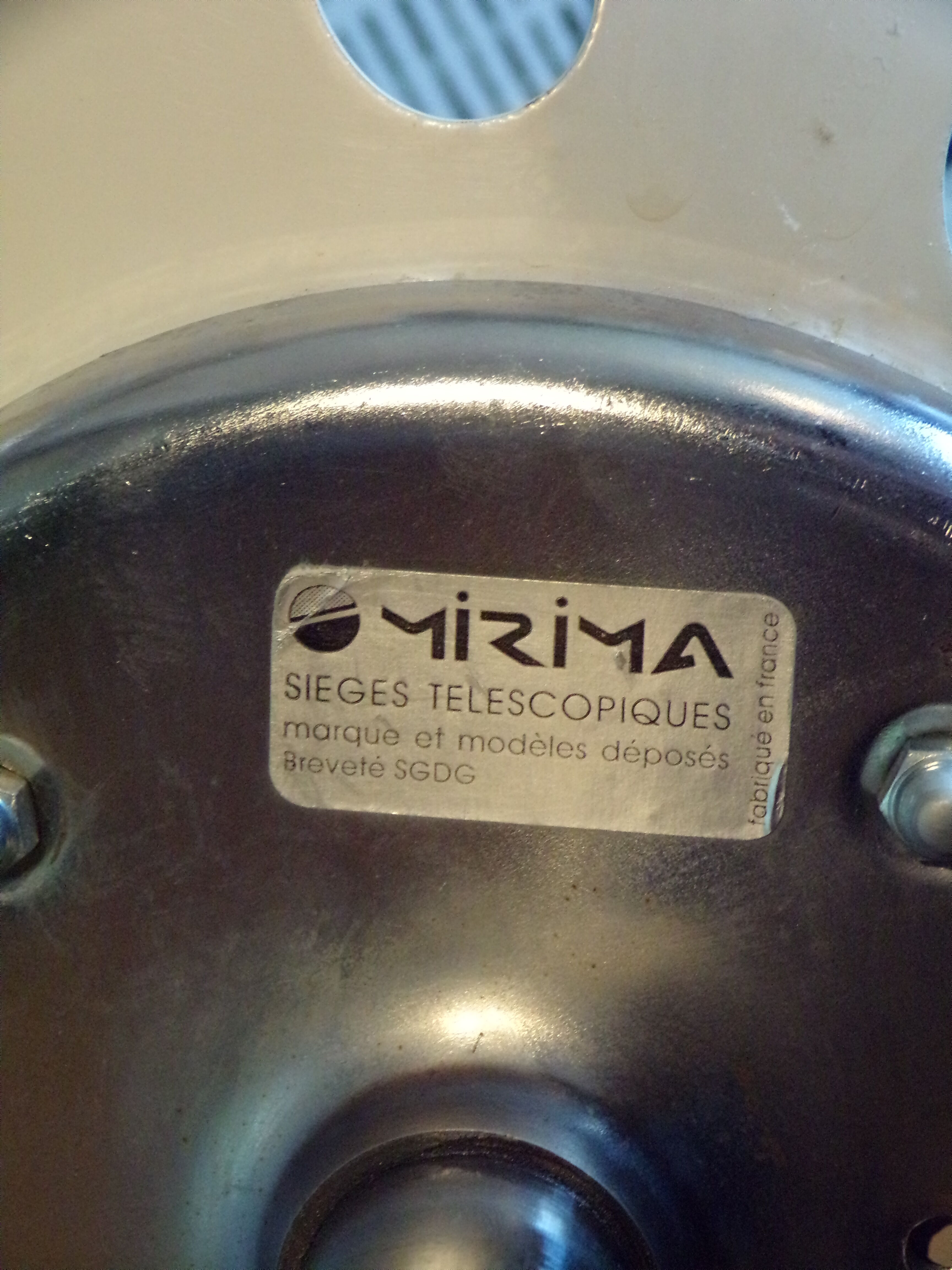Mirima 1970 white stool