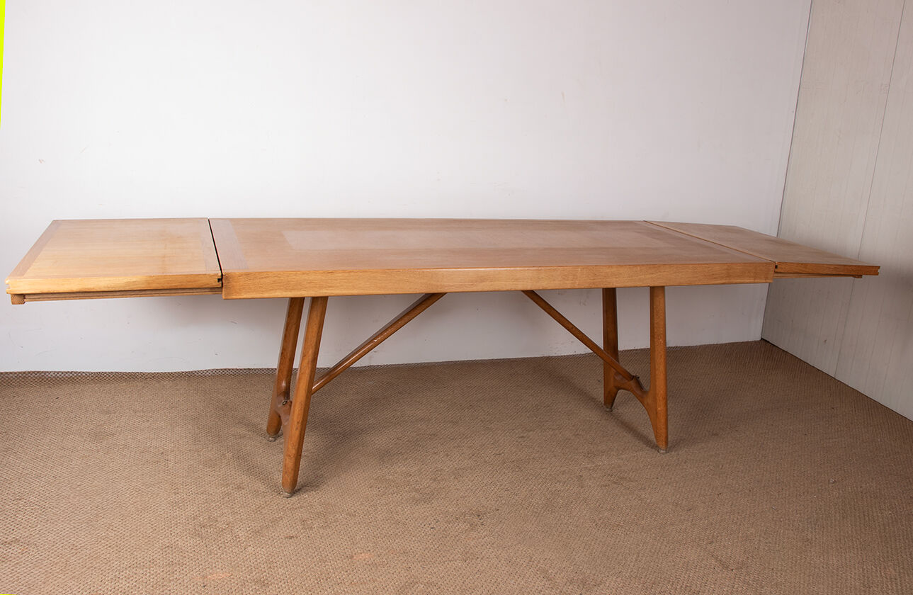 Large extendable dining table in oak by Guillerme and Chambron 1960.
