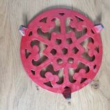 Red enamelled cast iron underside