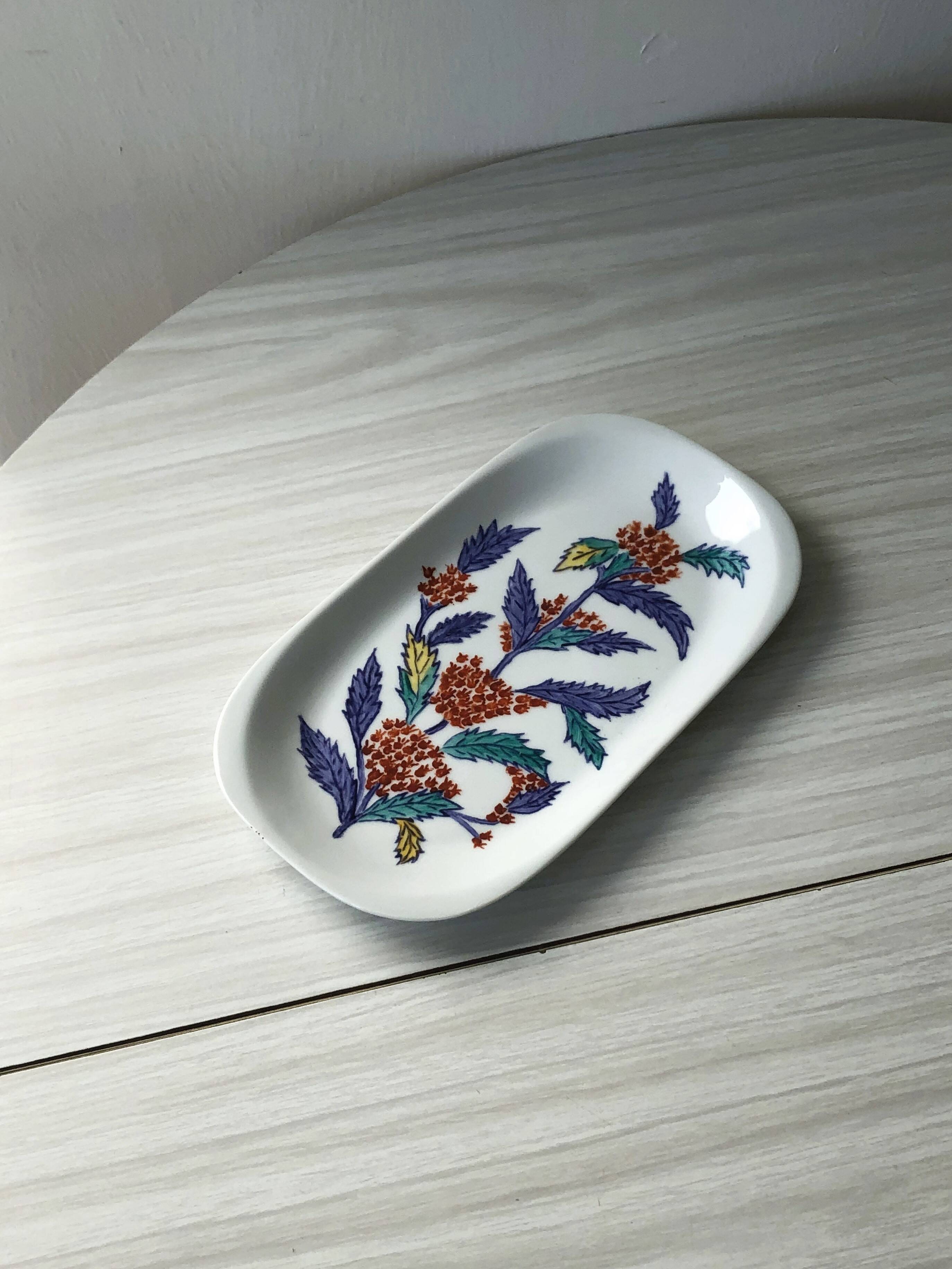 Handmade decor cake dish.