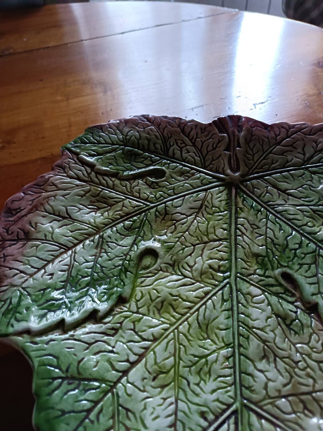 Vine leaf slip pocket emptier