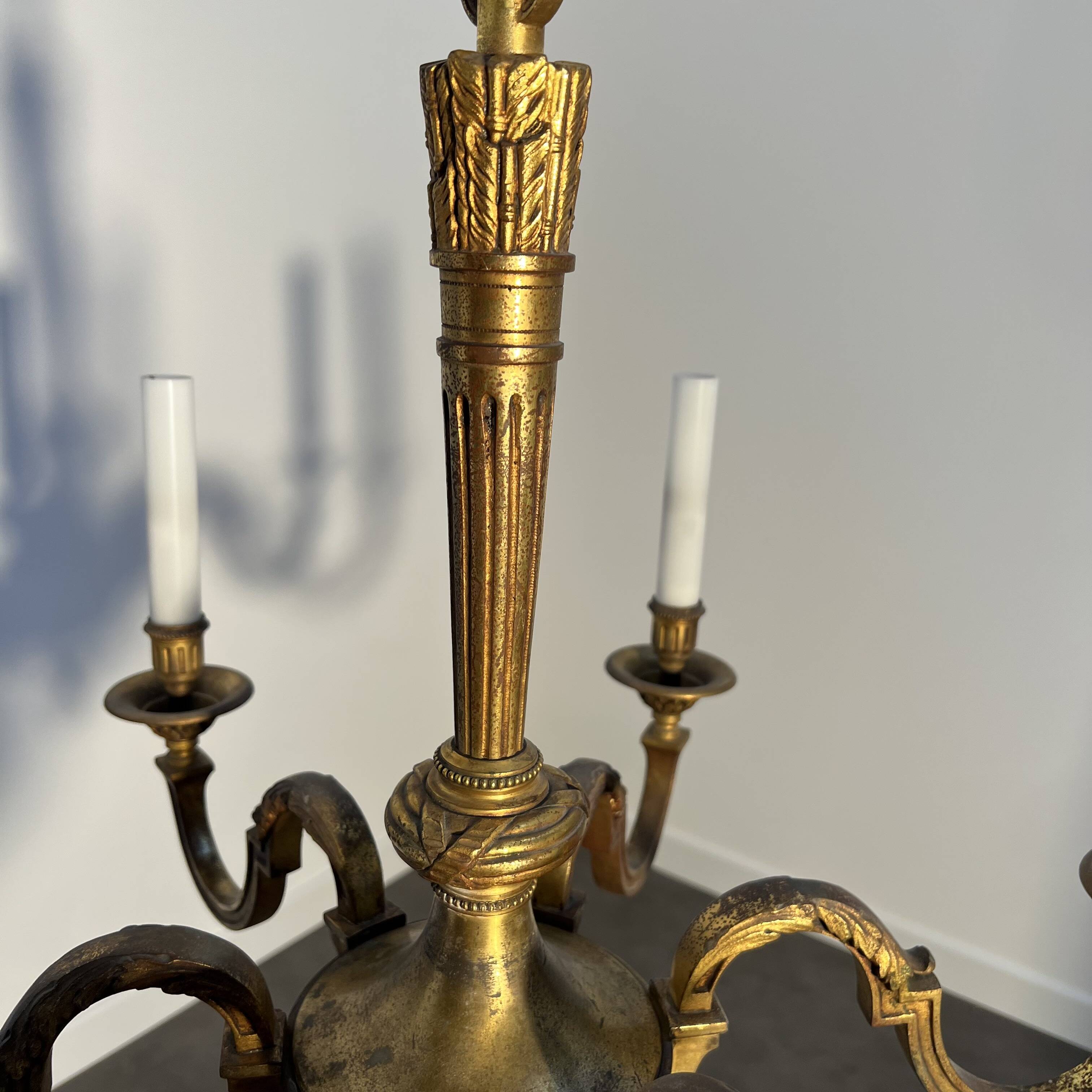 Important six-light chandelier in chiselled gilded bronze, Empire, 19th century