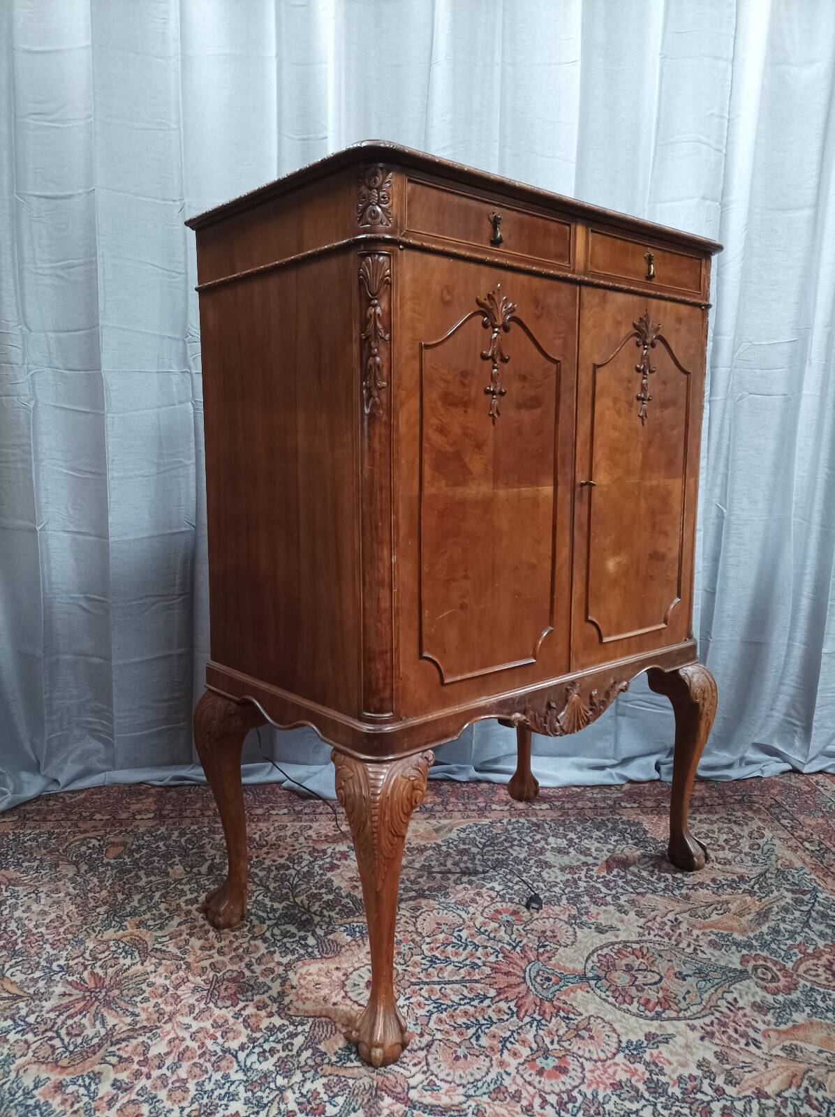 Meuble bar chippendale Maison JELLINEK en acajou